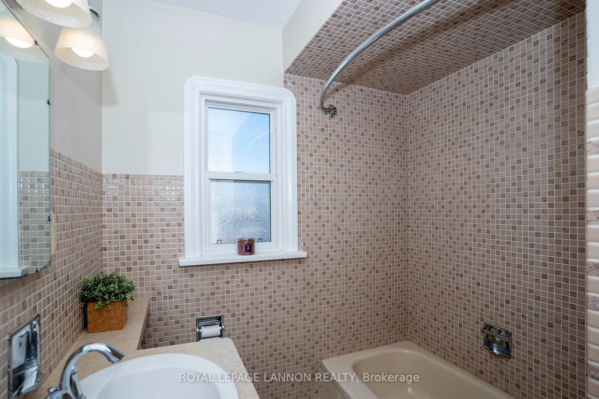Photo 14 of 477 Empire Avenue E, Thunder Bay, Westfort — HOMEH