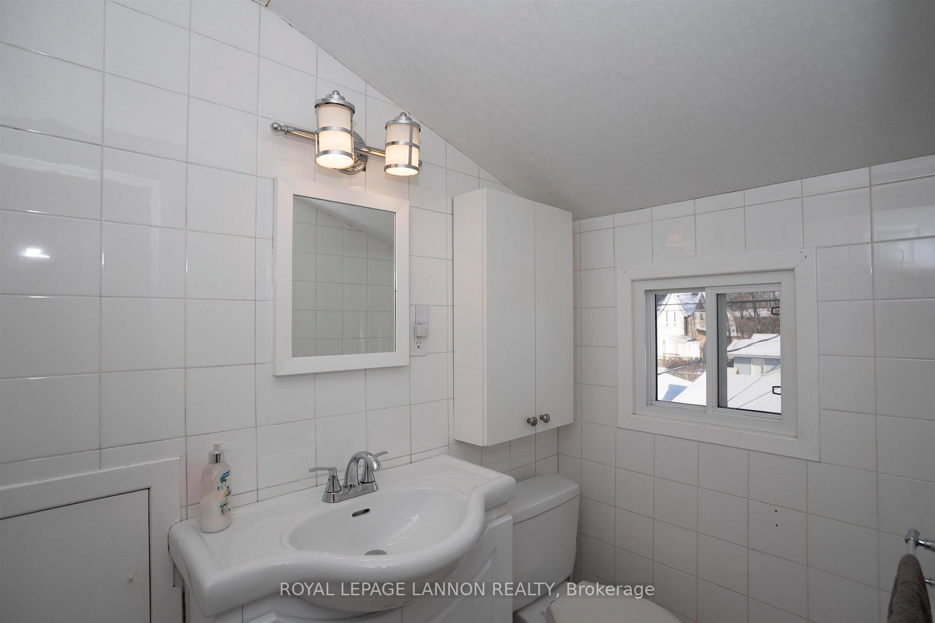 Photo 17 of 477 Empire Avenue E, Thunder Bay, Westfort — HOMEH
