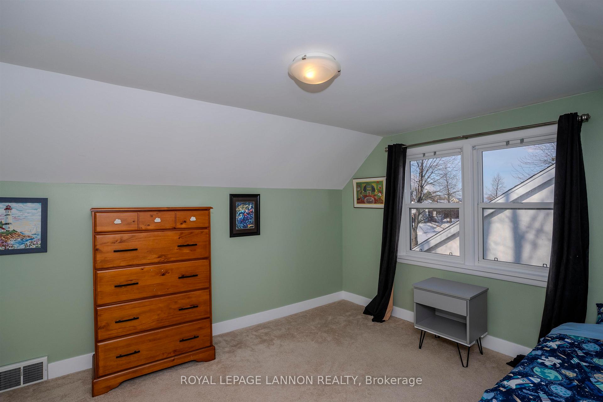 Photo 18 of 477 Empire Avenue E, Thunder Bay, Westfort — HOMEH