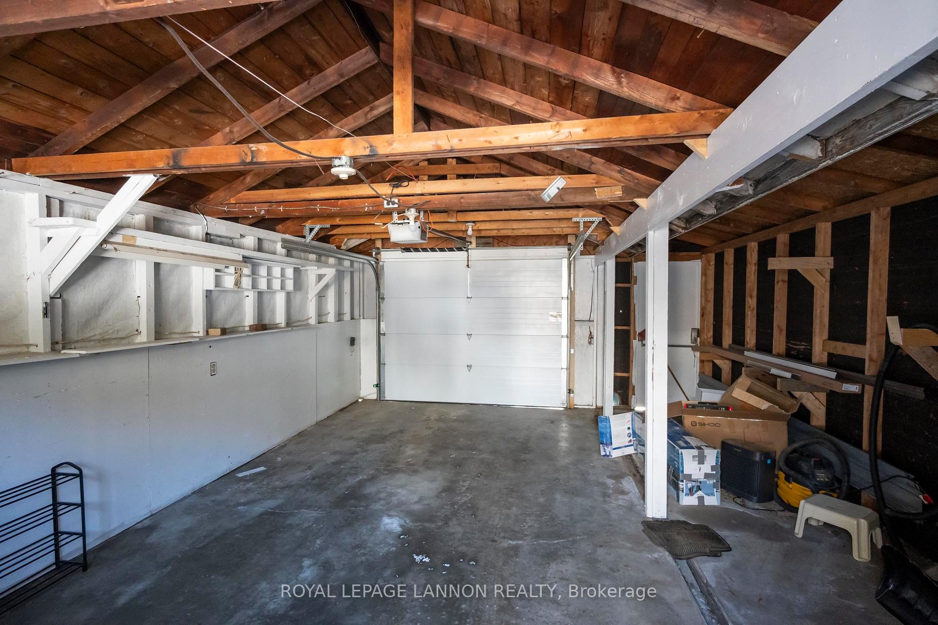 Photo 7 of 916 Simpson St, Thunder Bay, East End — HOMEH