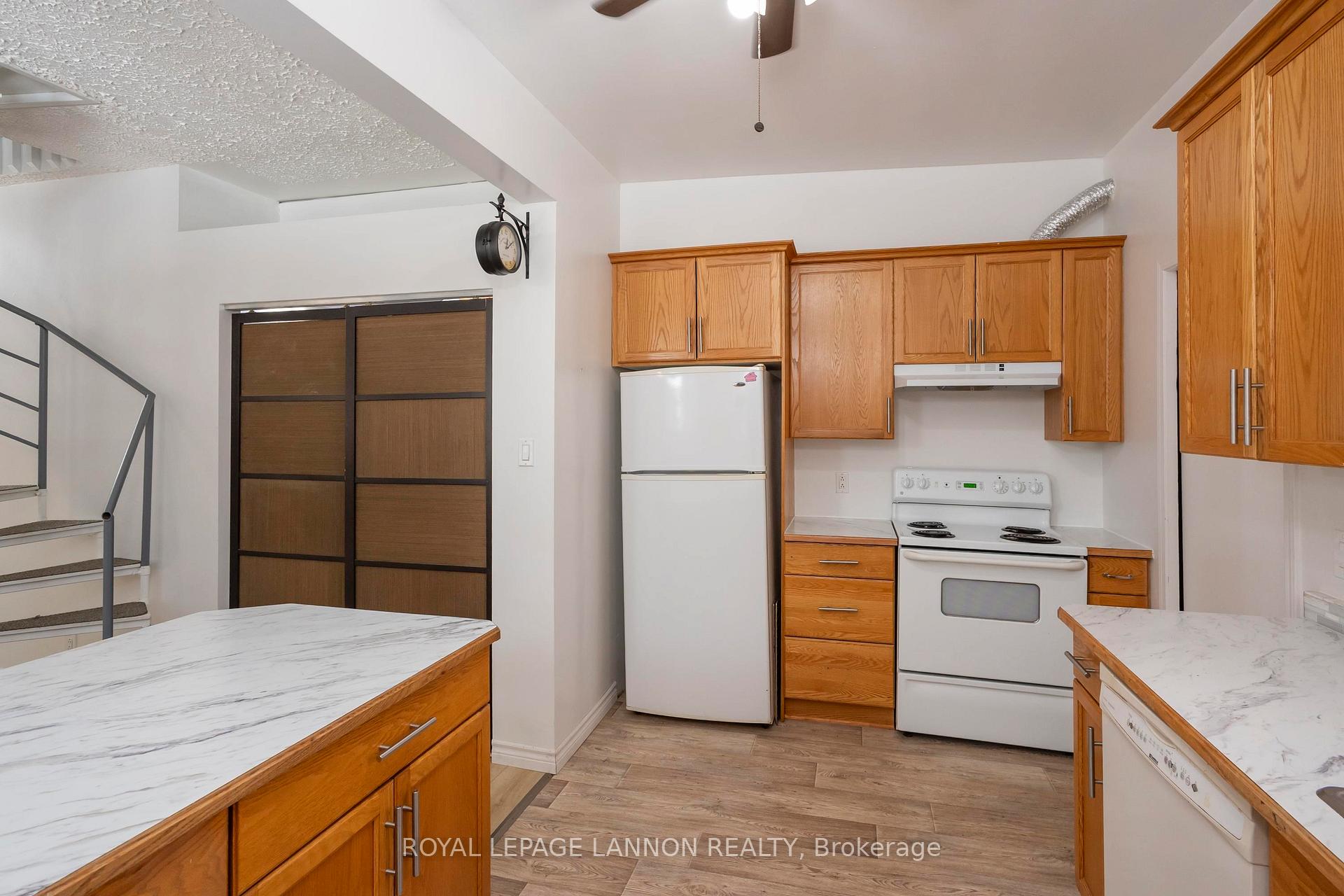 Photo 13 of 916 Simpson St, Thunder Bay, East End — HOMEH