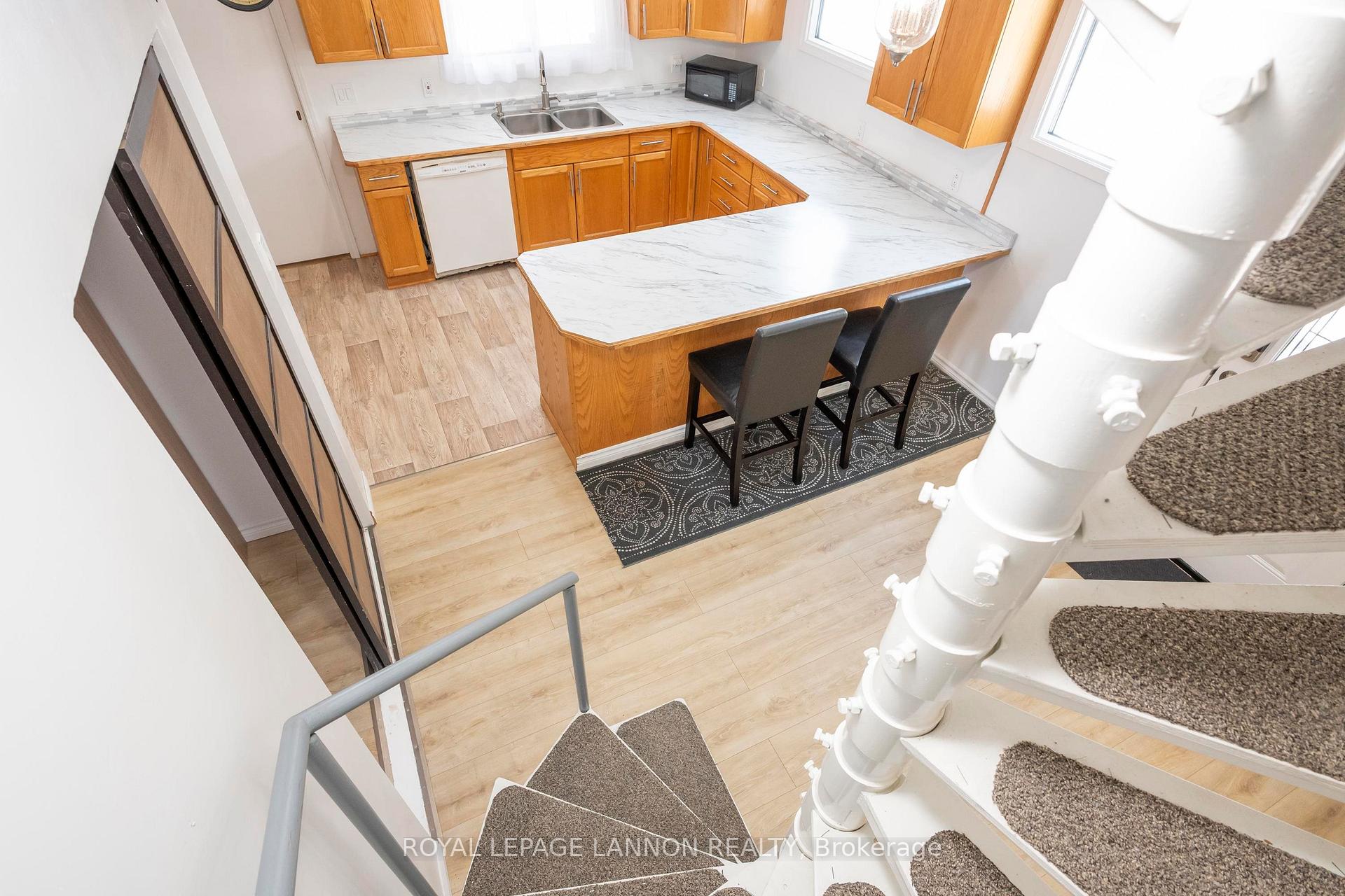 Photo 24 of 916 Simpson St, Thunder Bay, East End — HOMEH
