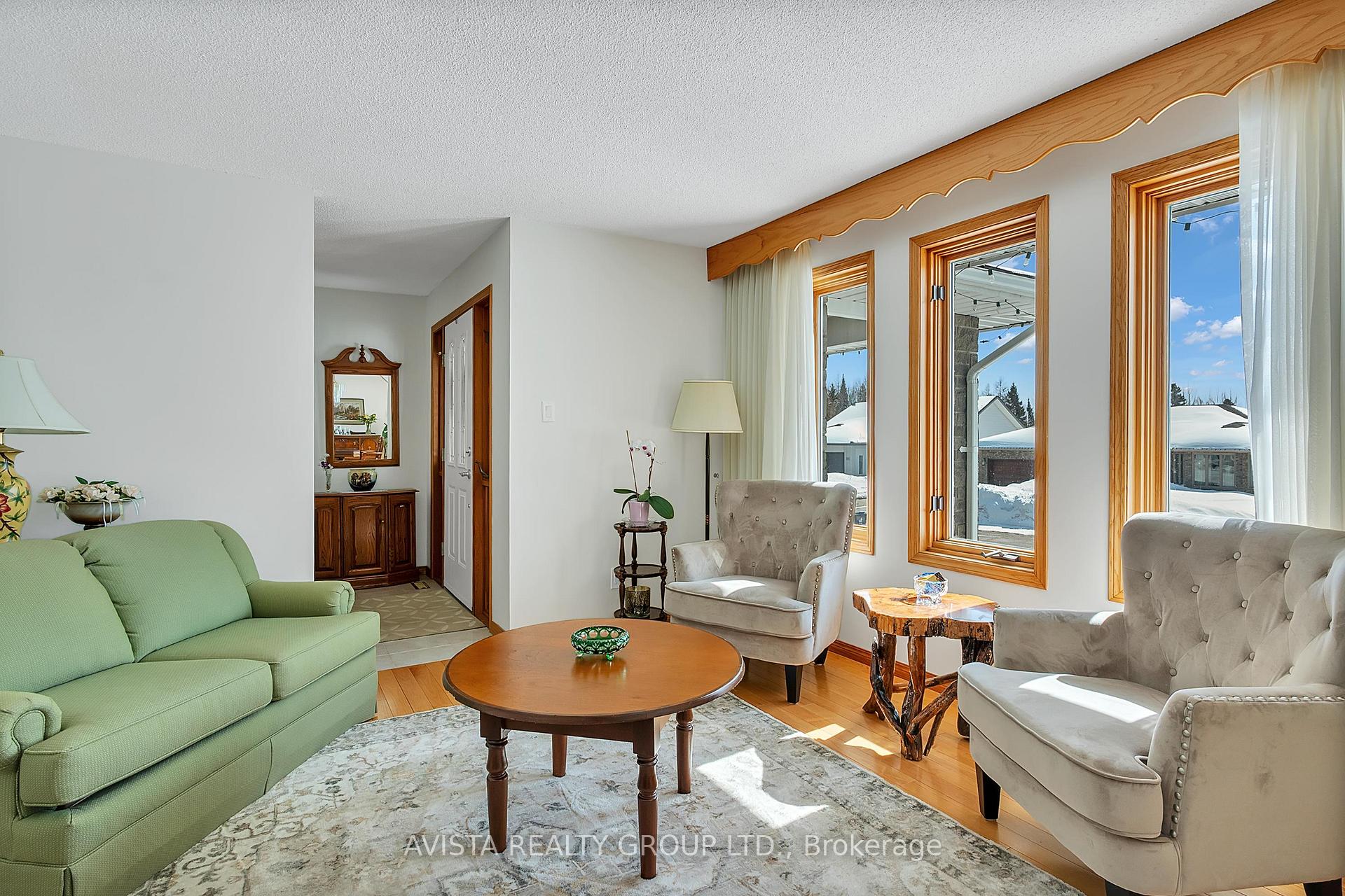 Photo 2 of 1310 Masters St, Thunder Bay, John Street North — HOMEH