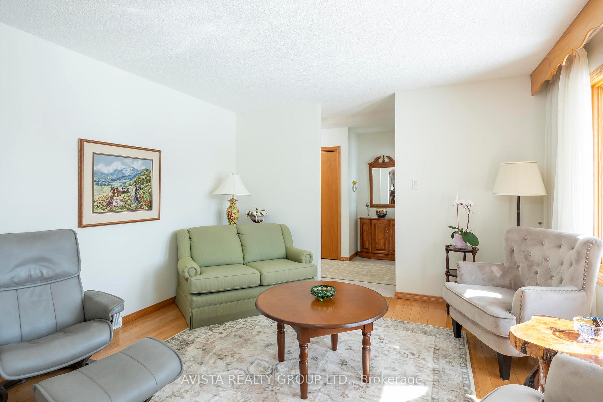 Photo 5 of 1310 Masters St, Thunder Bay, John Street North — HOMEH