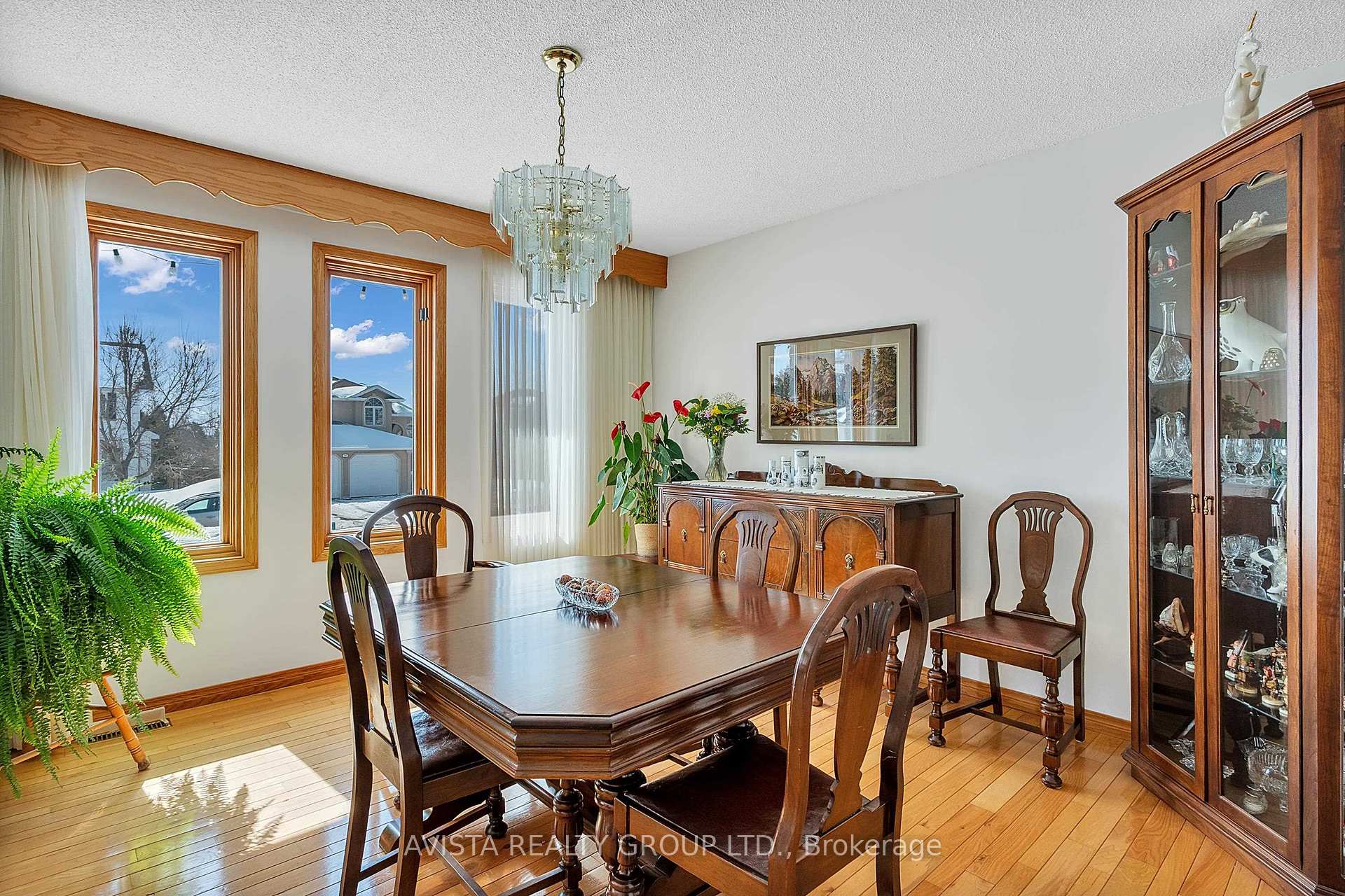 Photo 6 of 1310 Masters St, Thunder Bay, John Street North — HOMEH