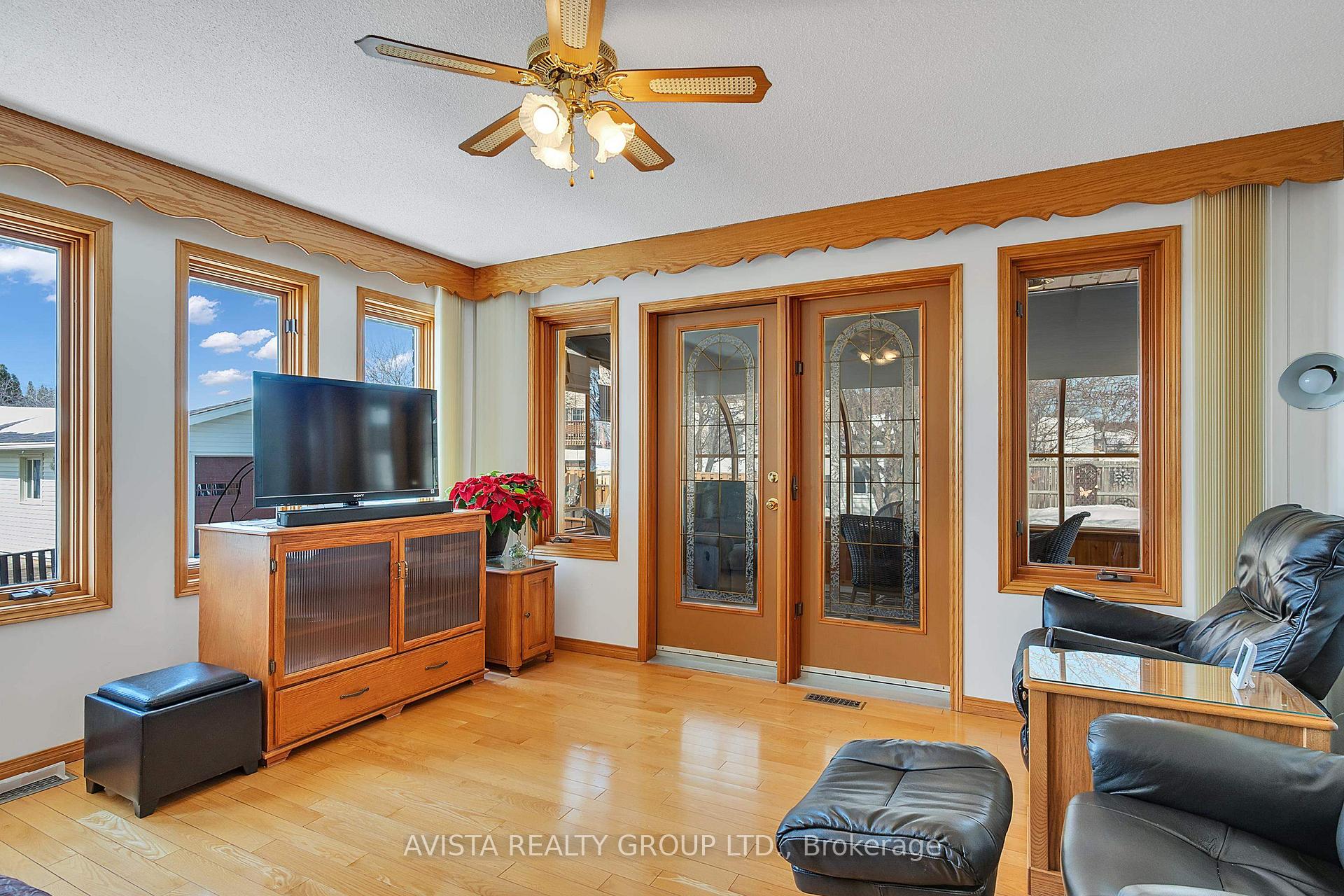 Photo 13 of 1310 Masters St, Thunder Bay, John Street North — HOMEH