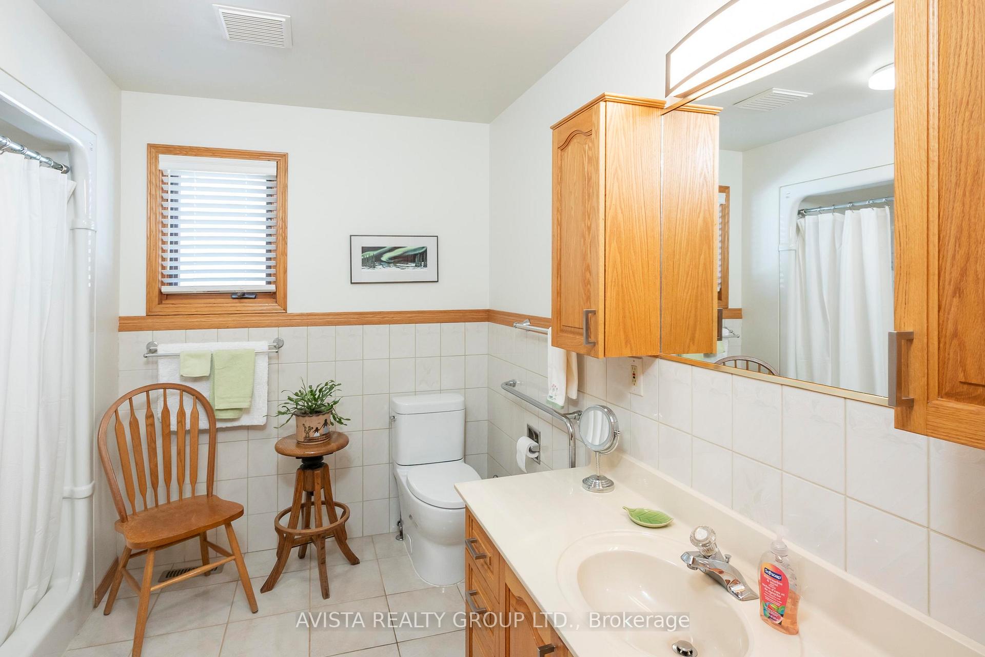 Photo 16 of 1310 Masters St, Thunder Bay, John Street North — HOMEH