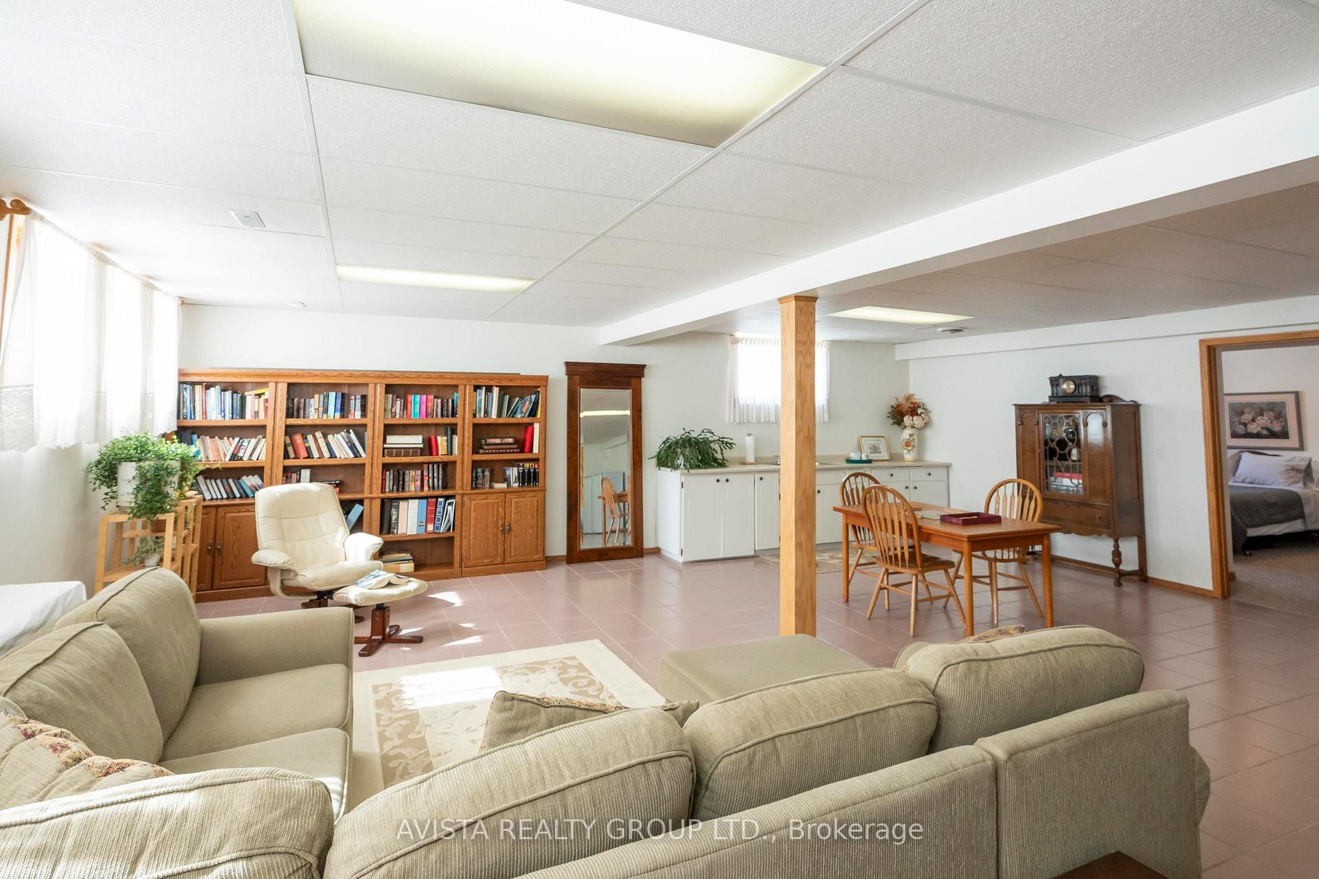 Photo 24 of 1310 Masters St, Thunder Bay, John Street North — HOMEH