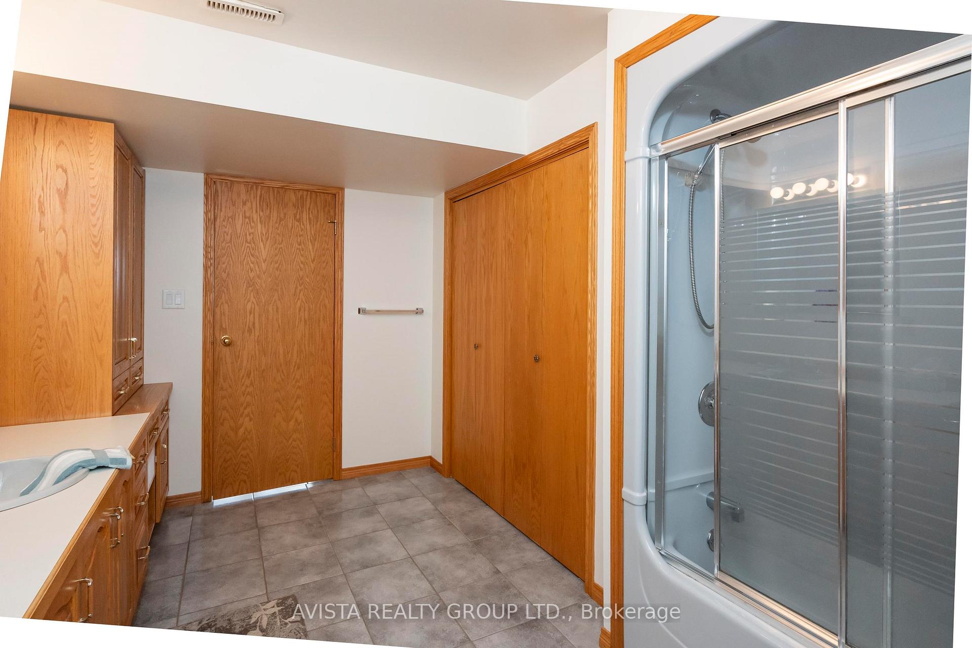 Photo 29 of 1310 Masters St, Thunder Bay, John Street North — HOMEH
