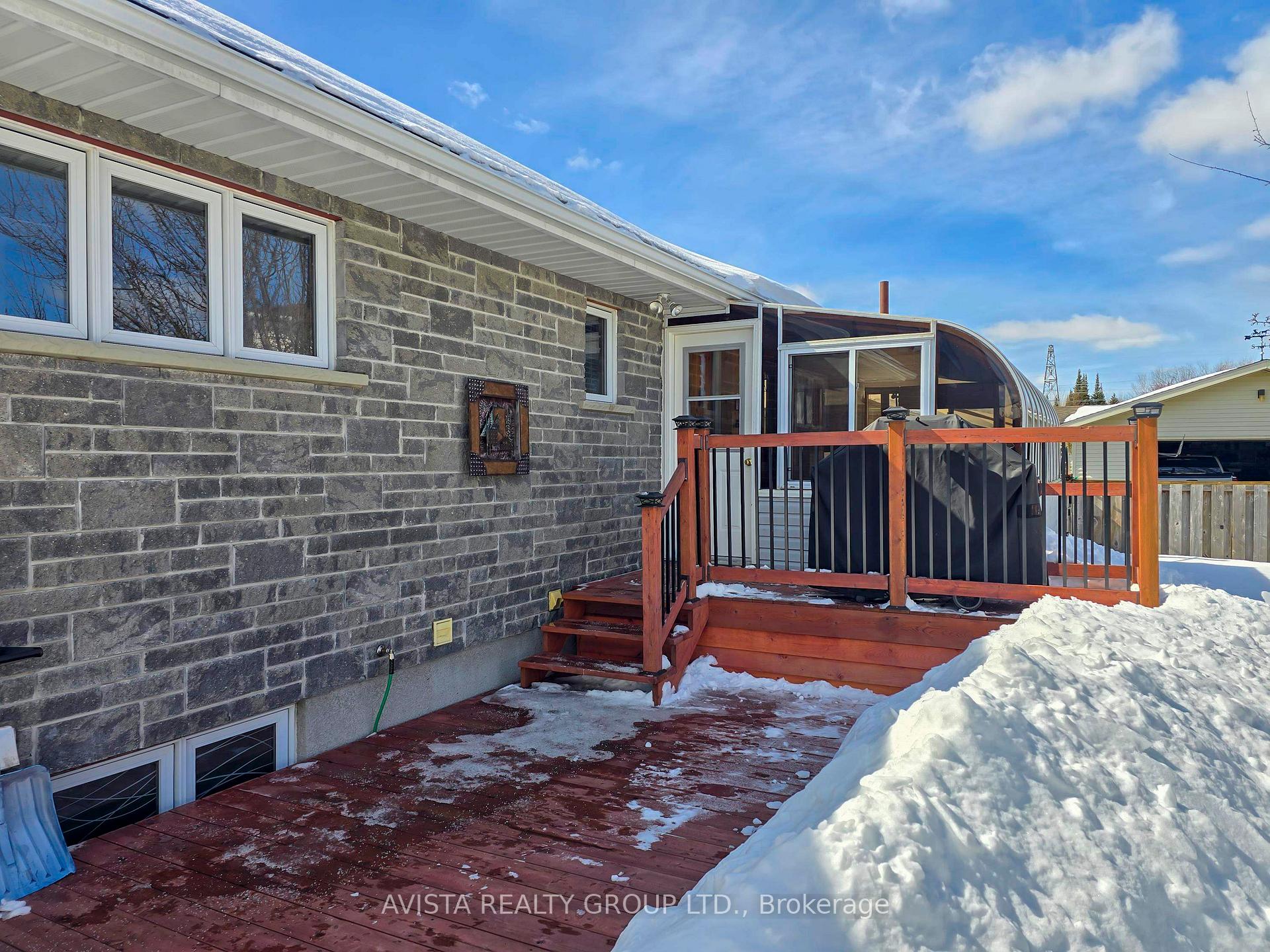 Photo 38 of 1310 Masters St, Thunder Bay, John Street North — HOMEH