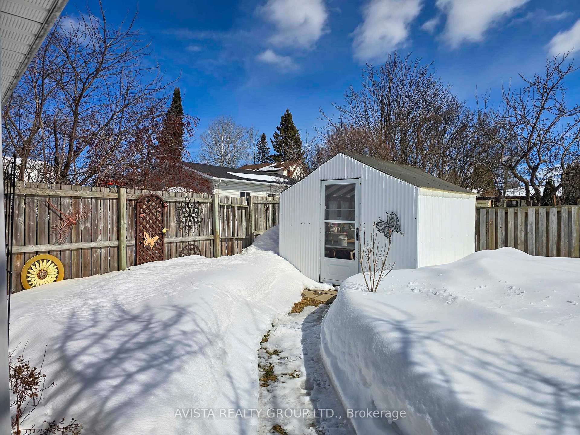 Photo 43 of 1310 Masters St, Thunder Bay, John Street North — HOMEH