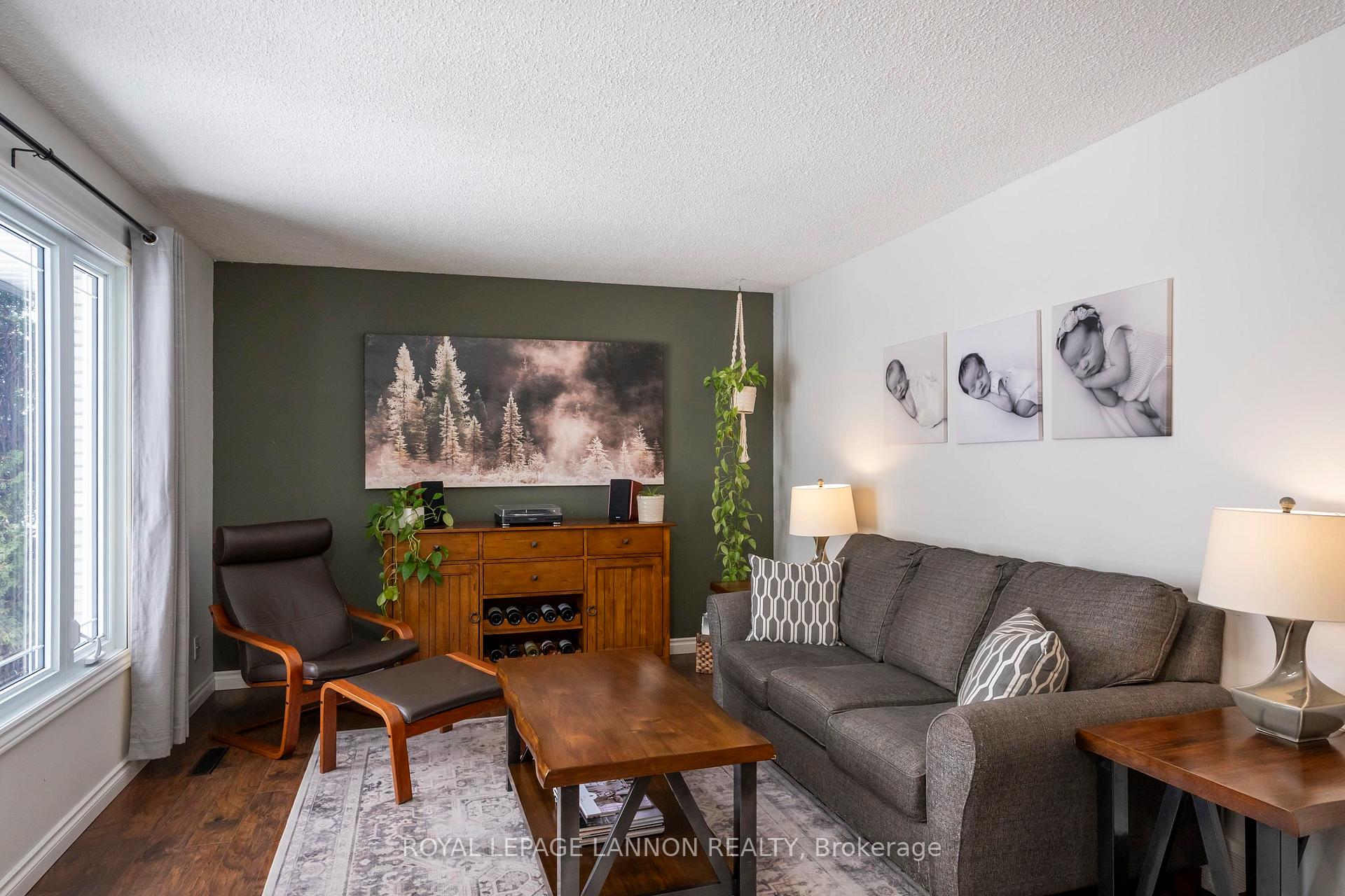 Photo 2 of 410 Amethyst Cres., Thunder Bay, Northwood Park — HOMEH