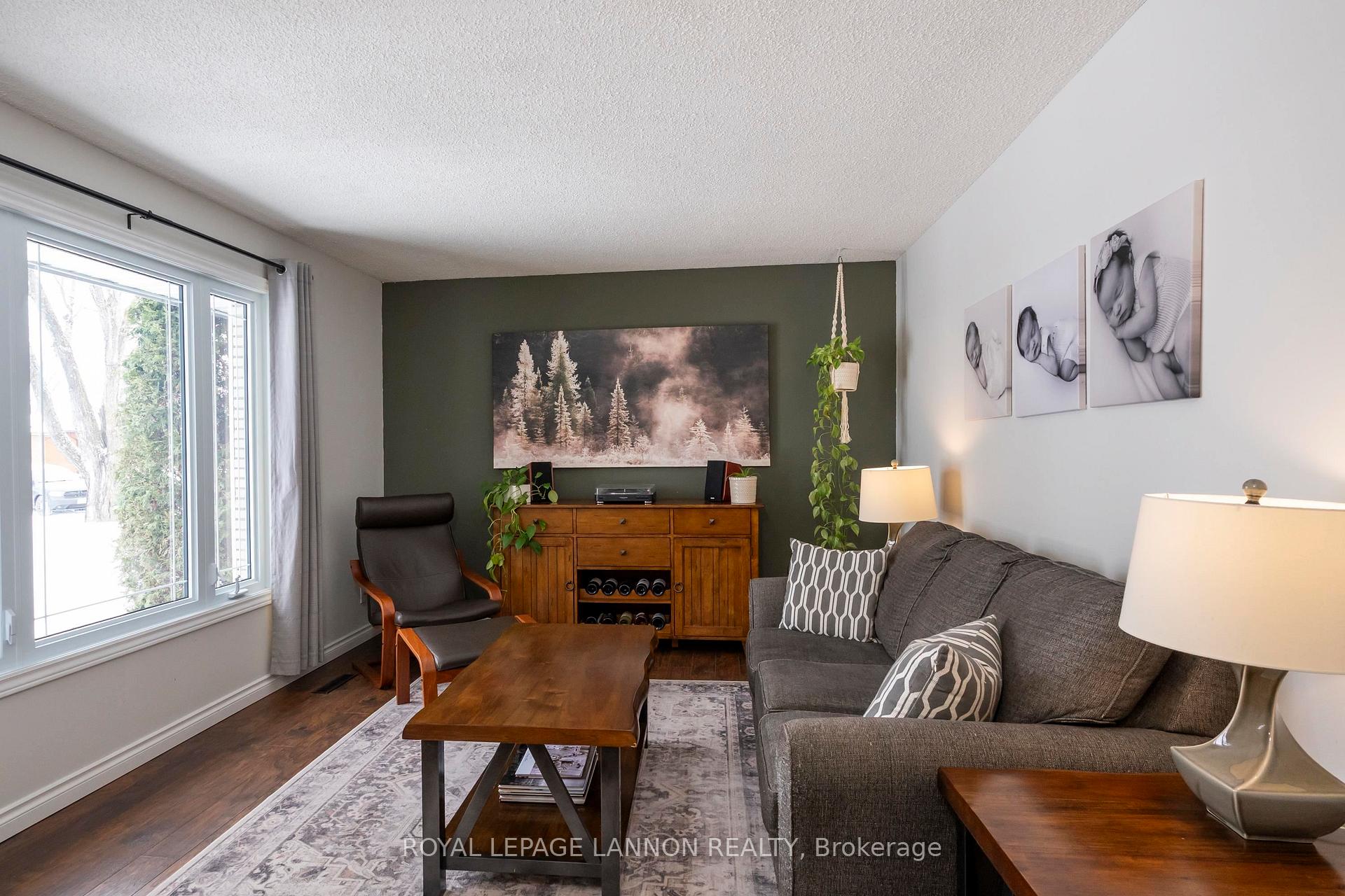 Photo 3 of 410 Amethyst Cres., Thunder Bay, Northwood Park — HOMEH