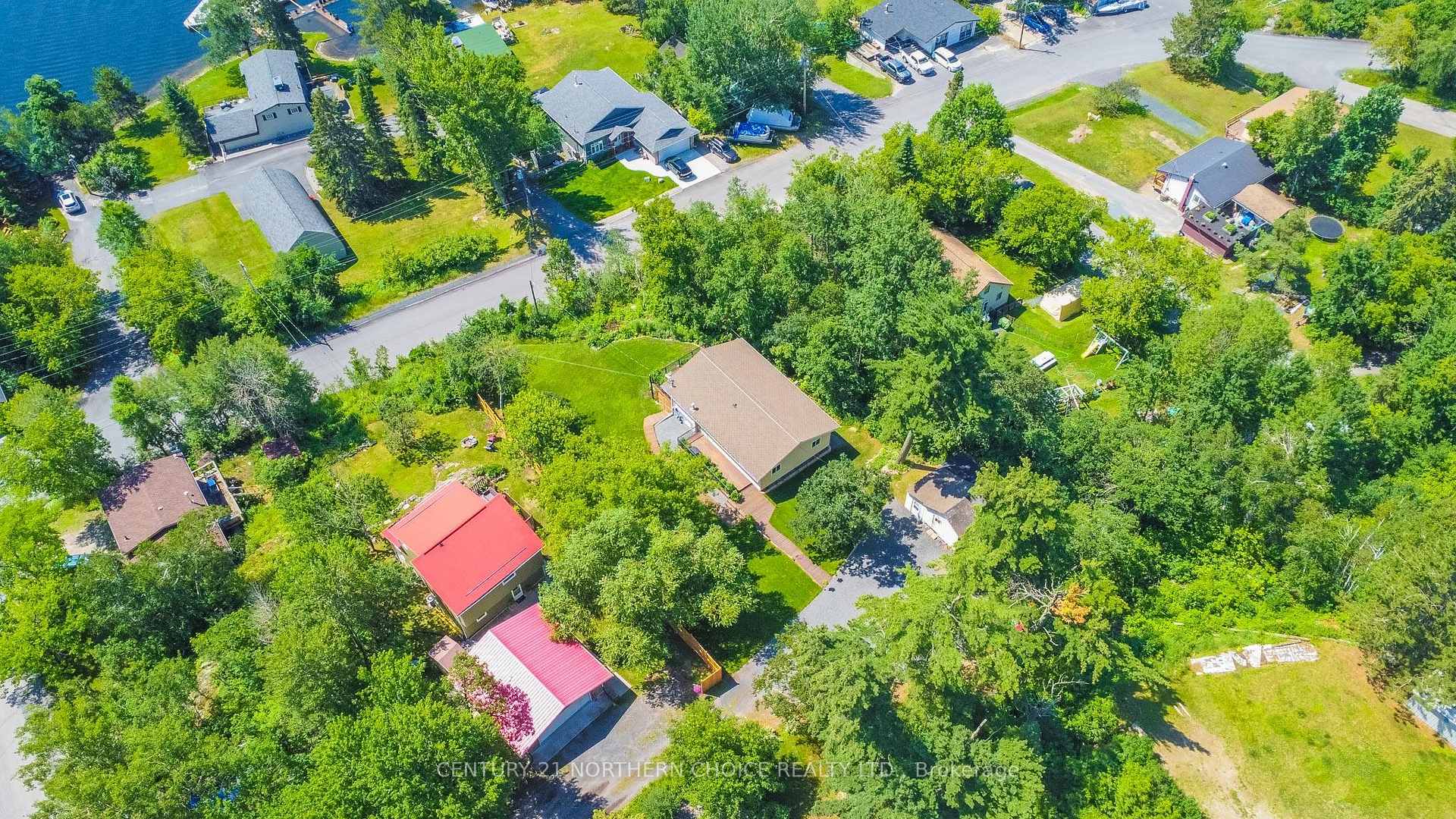 Photo 3 of 1414 Beach Road, Kenora, Keewatin — HOMEH