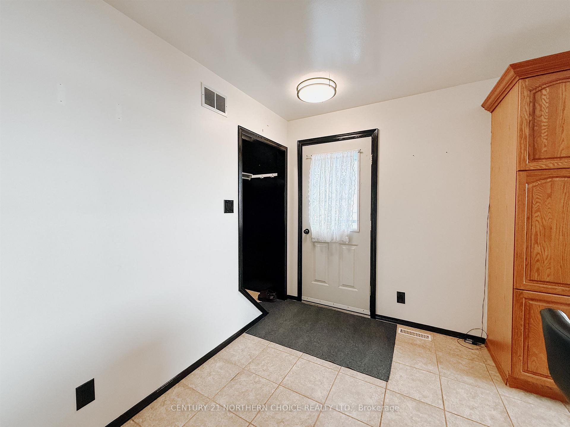 Photo 6 of 1414 Beach Road, Kenora, Keewatin — HOMEH