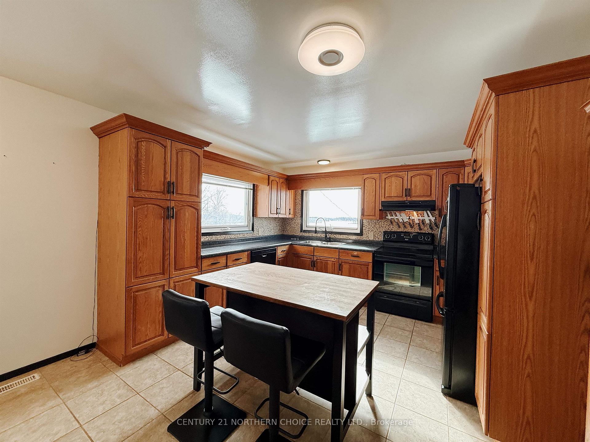Photo 7 of 1414 Beach Road, Kenora, Keewatin — HOMEH