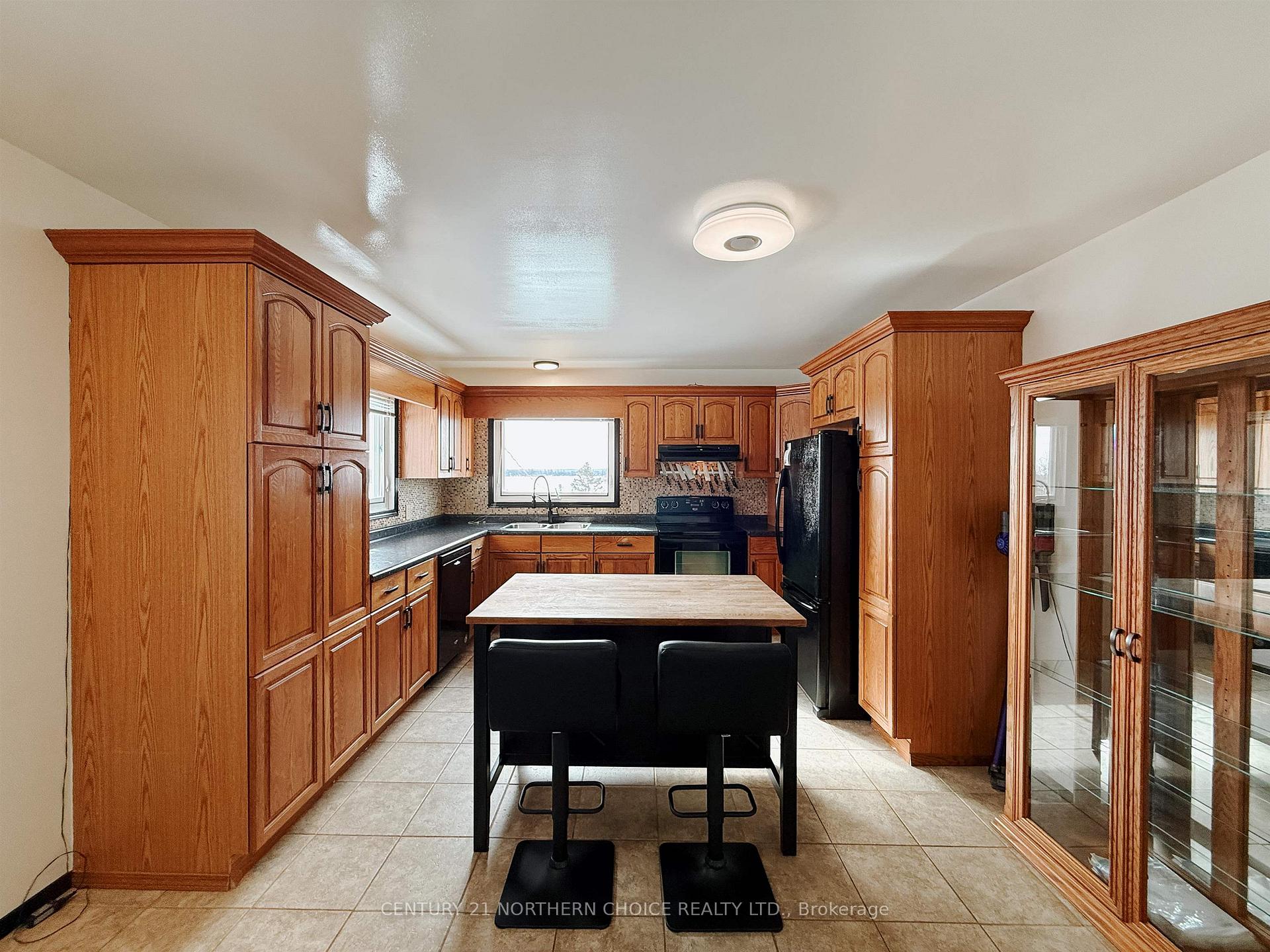 Photo 9 of 1414 Beach Road, Kenora, Keewatin — HOMEH