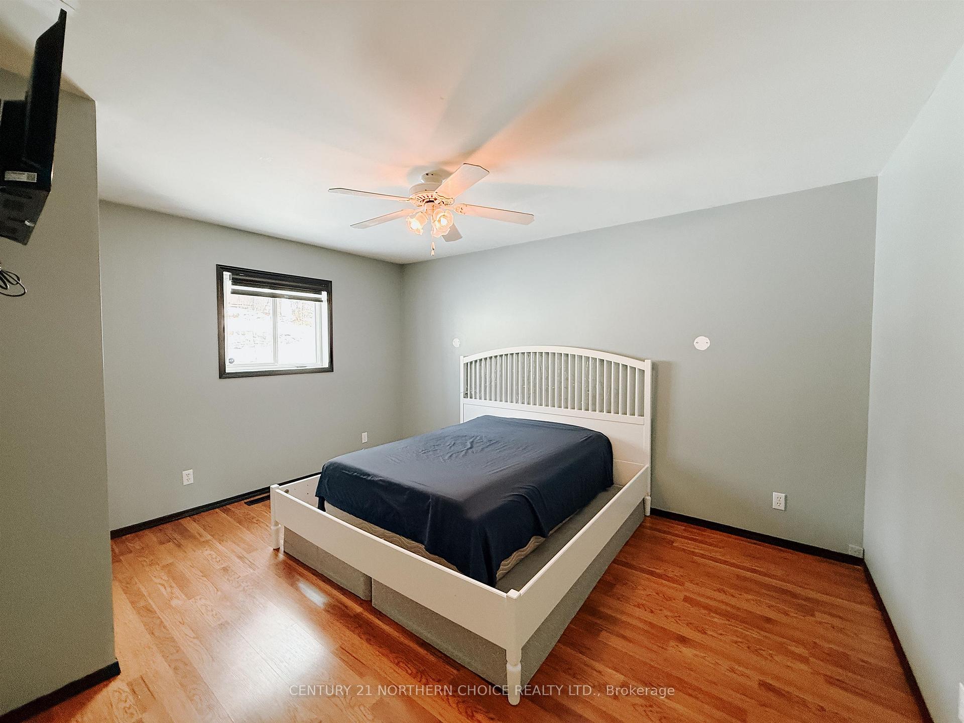 Photo 13 of 1414 Beach Road, Kenora, Keewatin — HOMEH