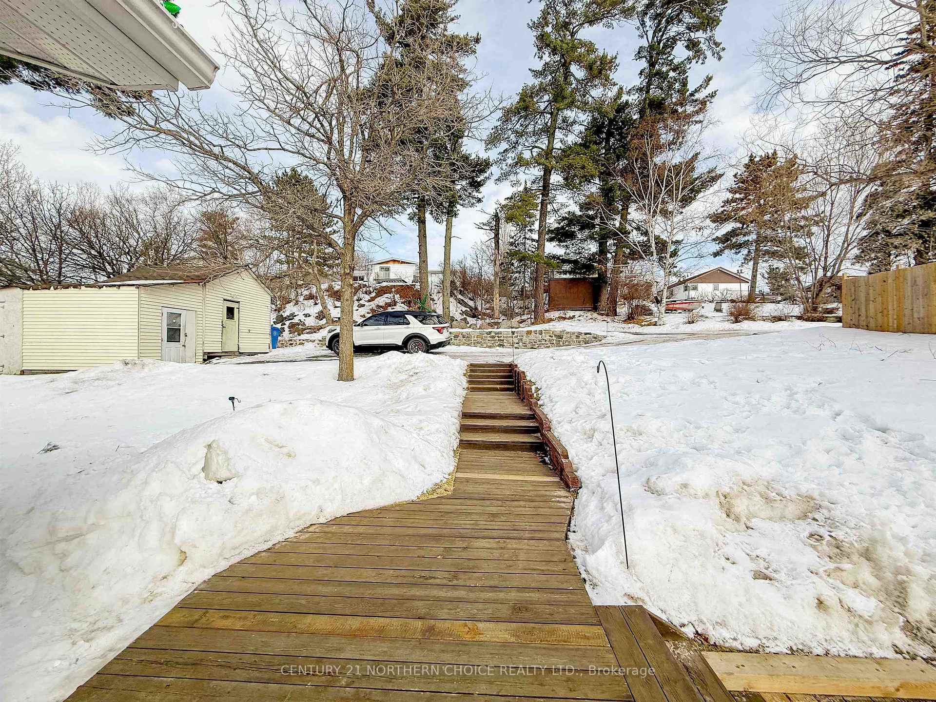 Photo 37 of 1414 Beach Road, Kenora, Keewatin — HOMEH