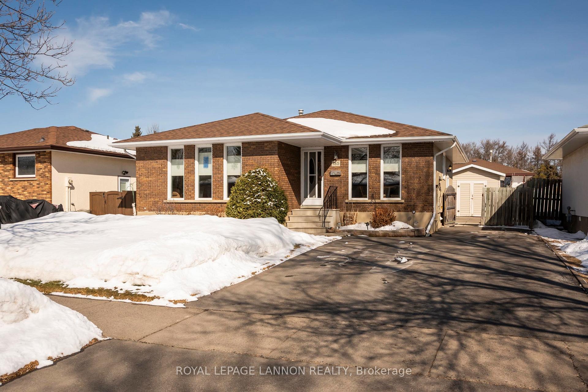 Photo 2 of 185 Fanshaw St., Thunder Bay, College Park — HOMEH