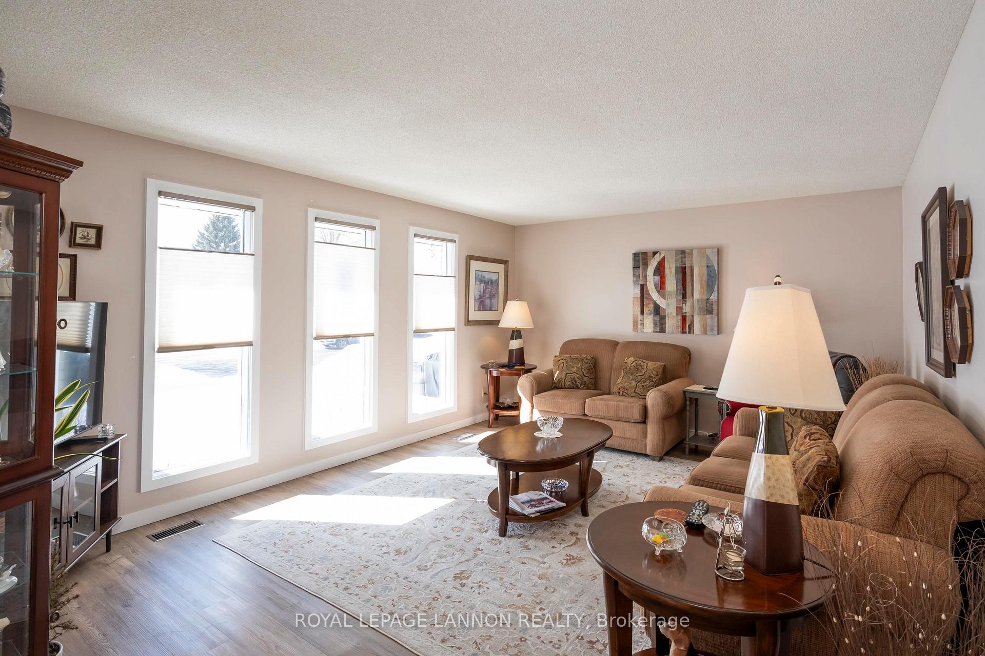 Photo 4 of 185 Fanshaw St., Thunder Bay, College Park — HOMEH