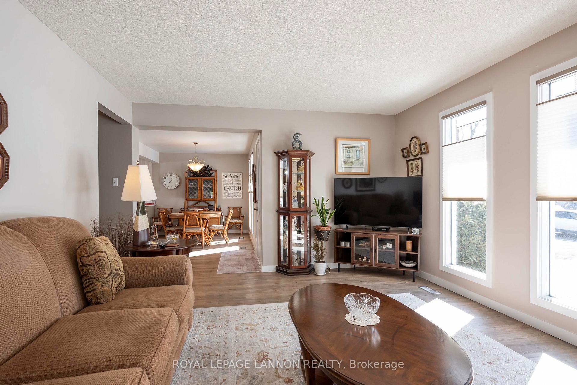 Photo 5 of 185 Fanshaw St., Thunder Bay, College Park — HOMEH