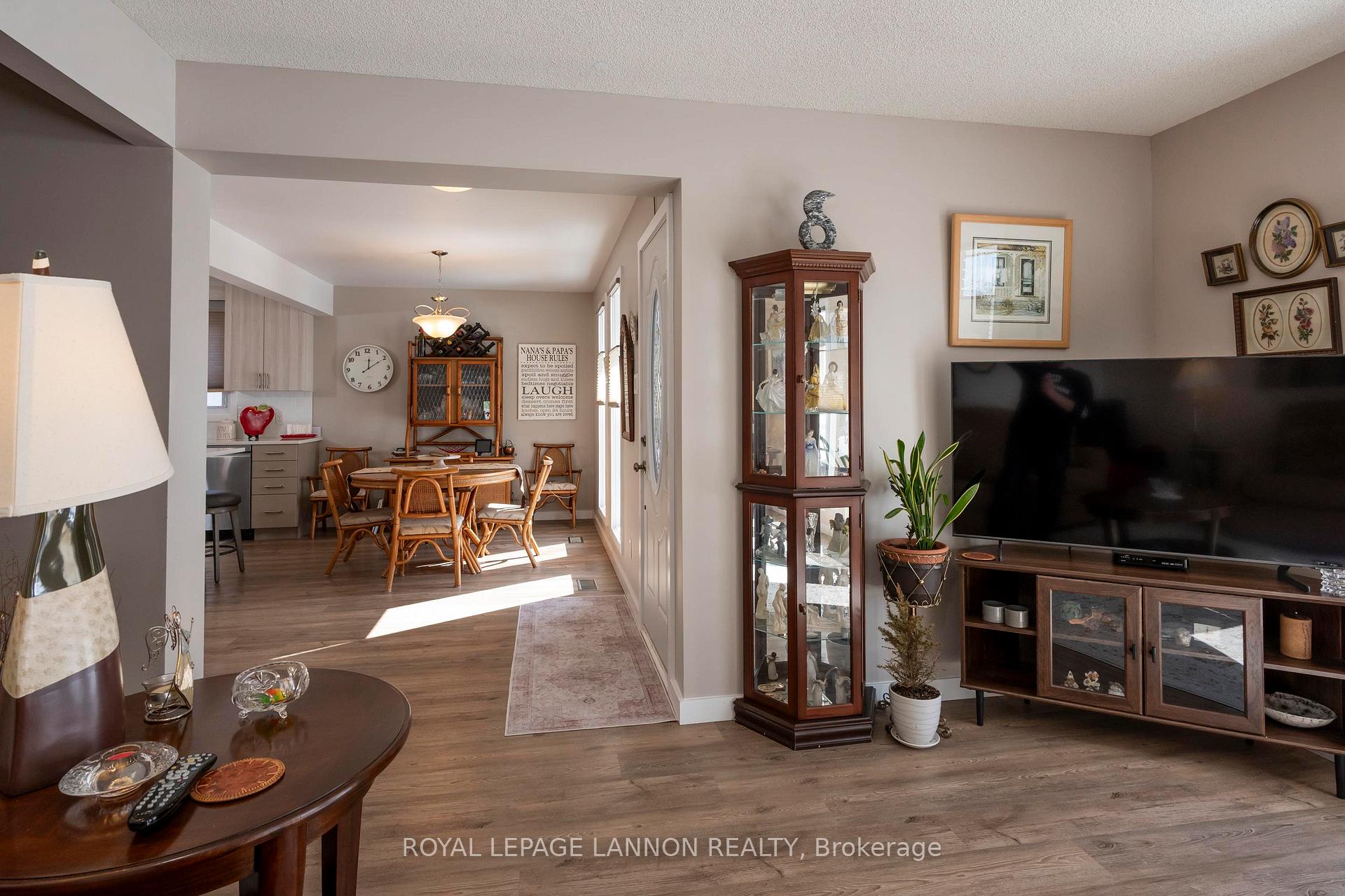 Photo 9 of 185 Fanshaw St., Thunder Bay, College Park — HOMEH