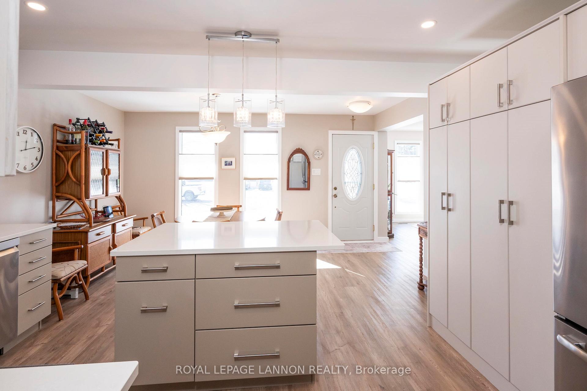Photo 17 of 185 Fanshaw St., Thunder Bay, College Park — HOMEH