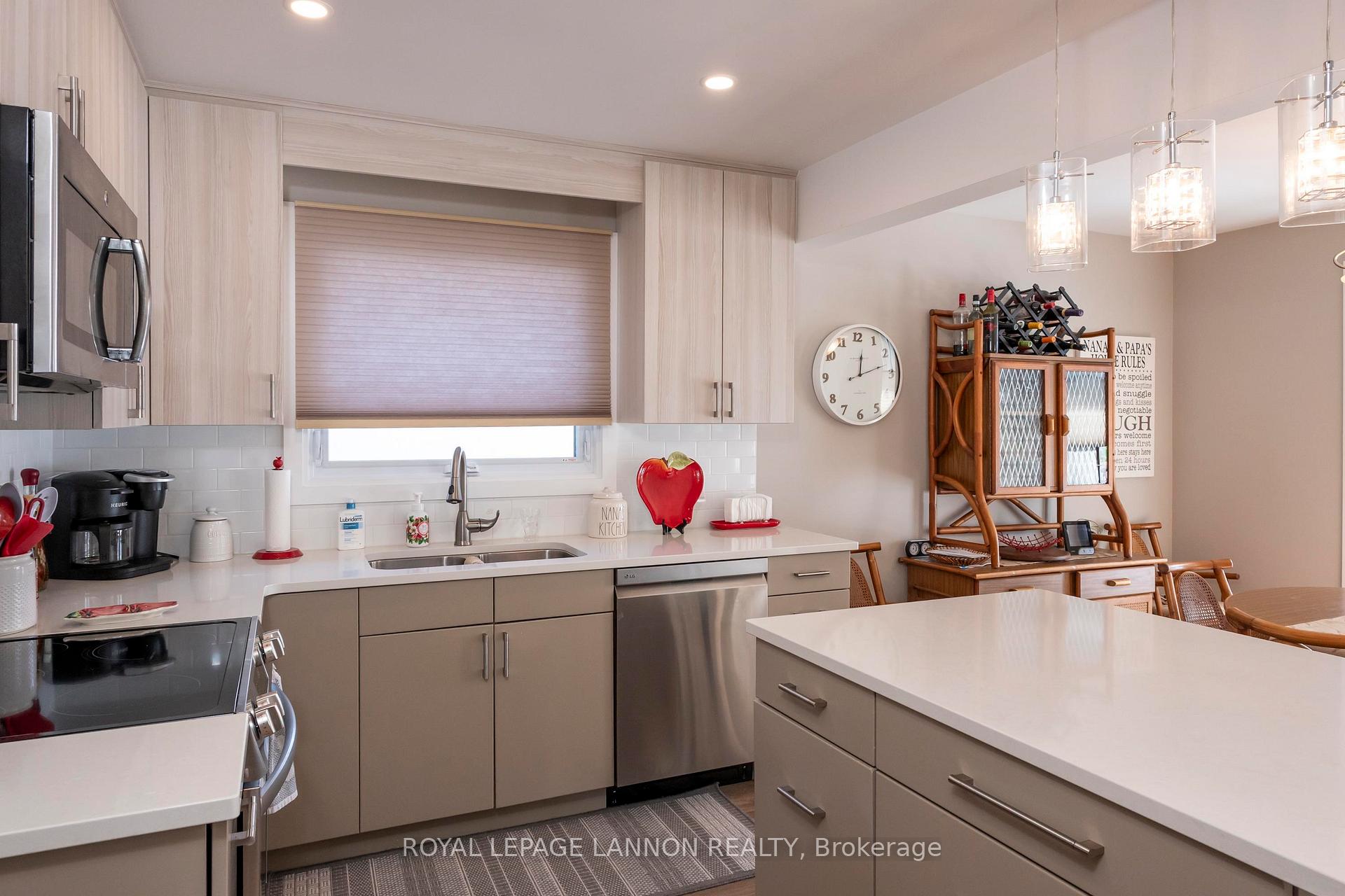 Photo 19 of 185 Fanshaw St., Thunder Bay, College Park — HOMEH