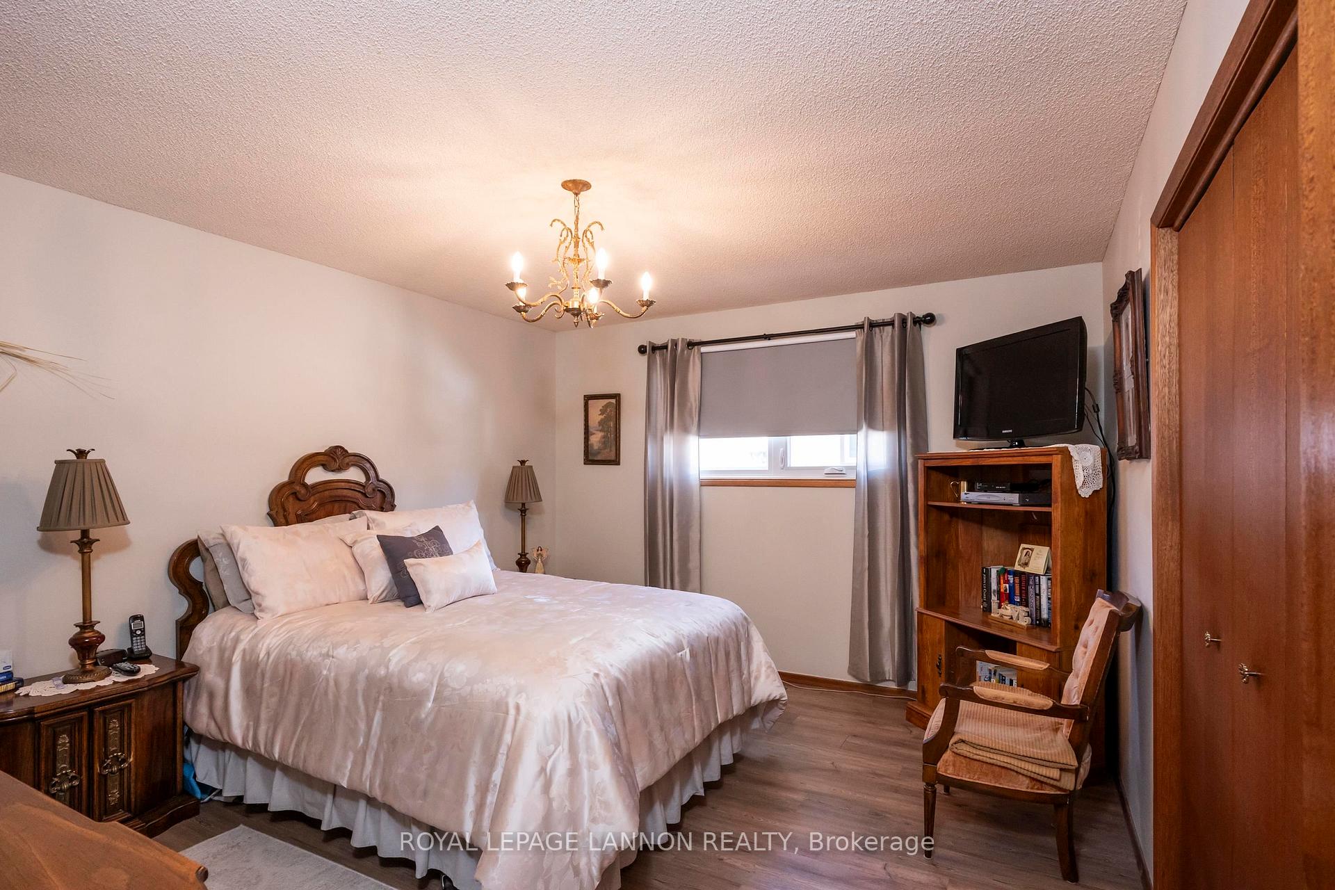 Photo 20 of 185 Fanshaw St., Thunder Bay, College Park — HOMEH