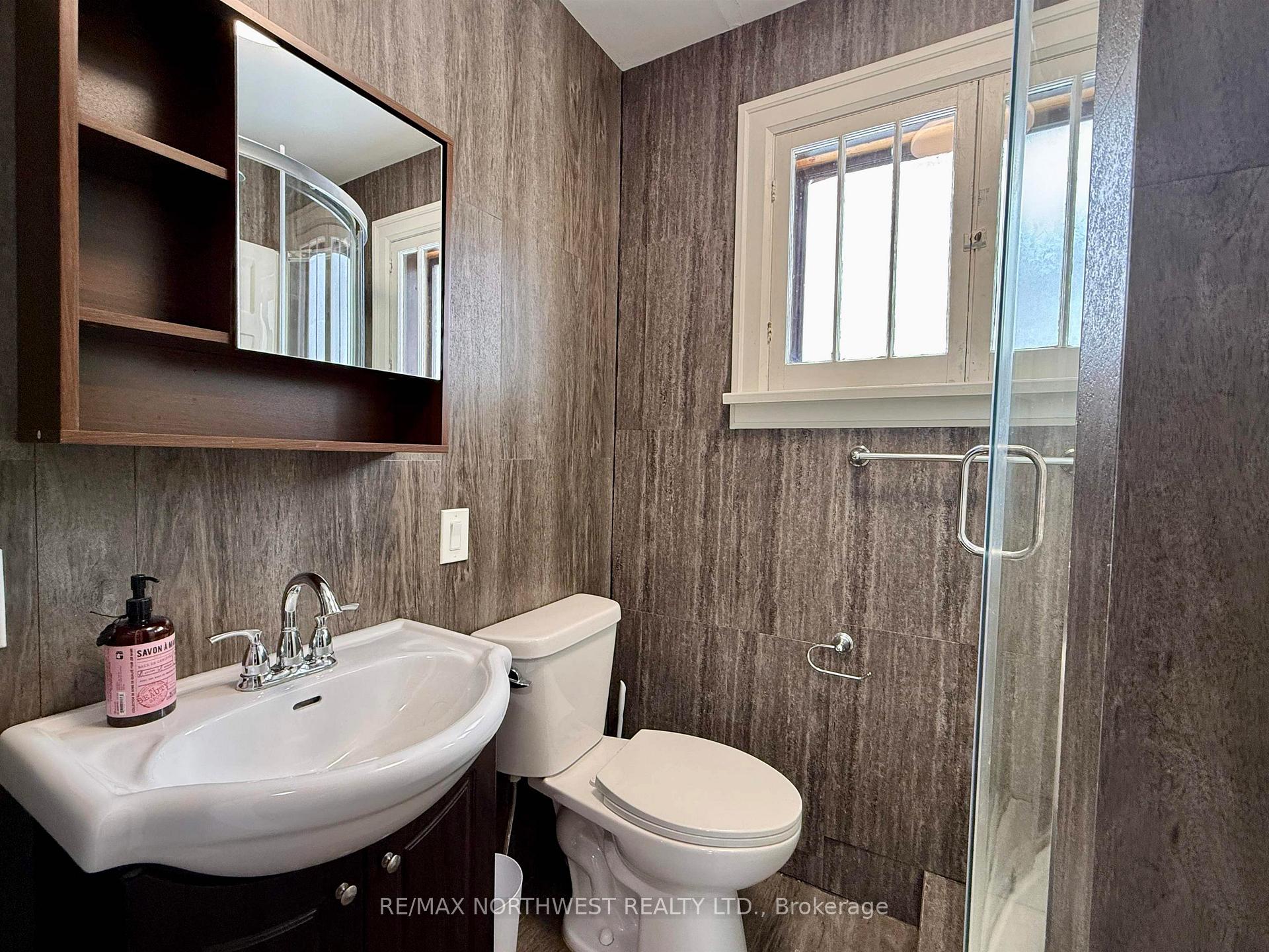 Photo 11 of 429 Fourth Street N, Kenora, North End — HOMEH