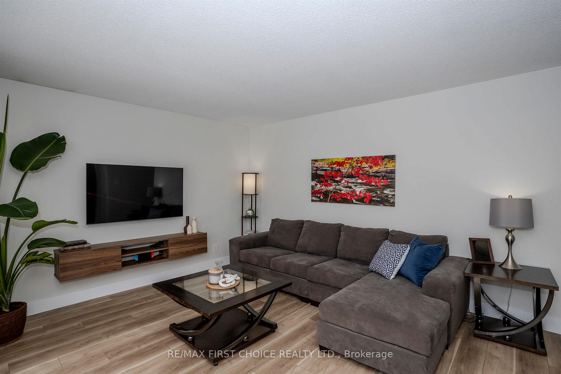 Photo 8 of 232 Downing Street, Thunder Bay, Dawson Heights — HOMEH