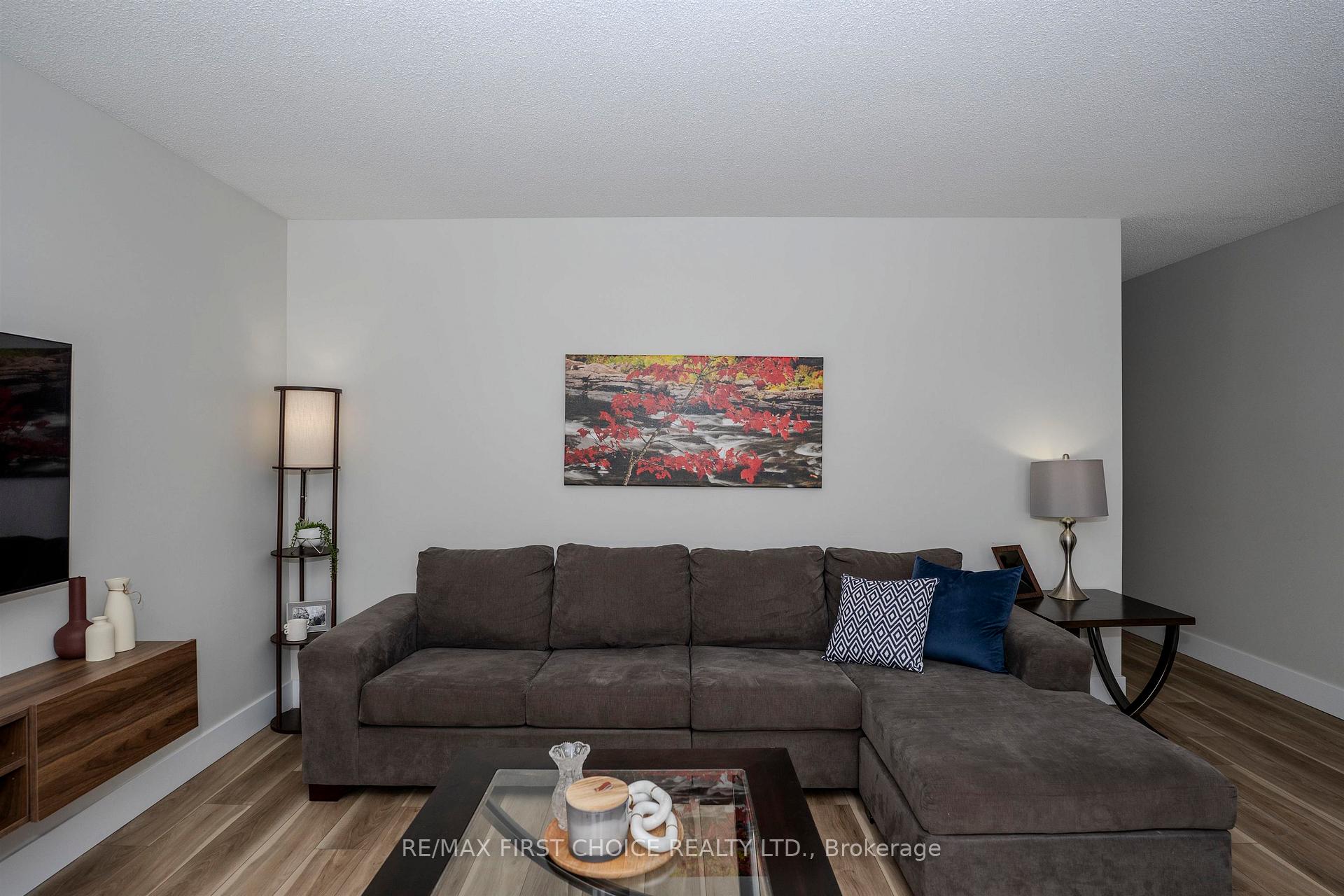 Photo 10 of 232 Downing Street, Thunder Bay, Dawson Heights — HOMEH