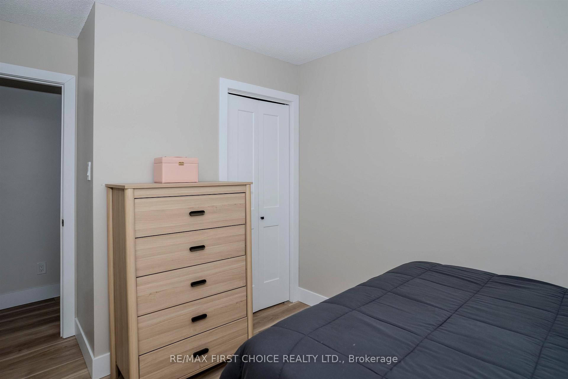 Photo 12 of 232 Downing Street, Thunder Bay, Dawson Heights — HOMEH