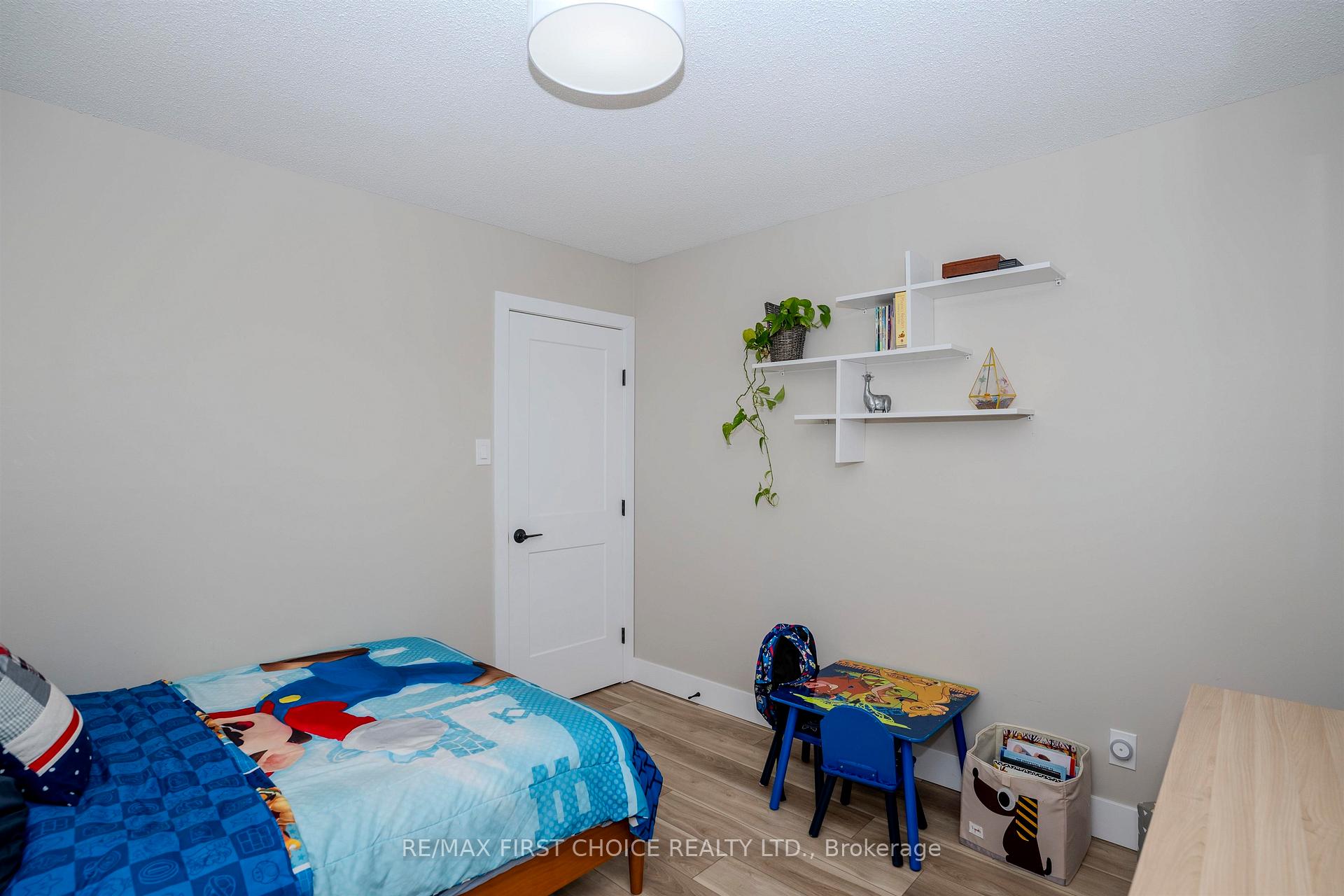 Photo 18 of 232 Downing Street, Thunder Bay, Dawson Heights — HOMEH