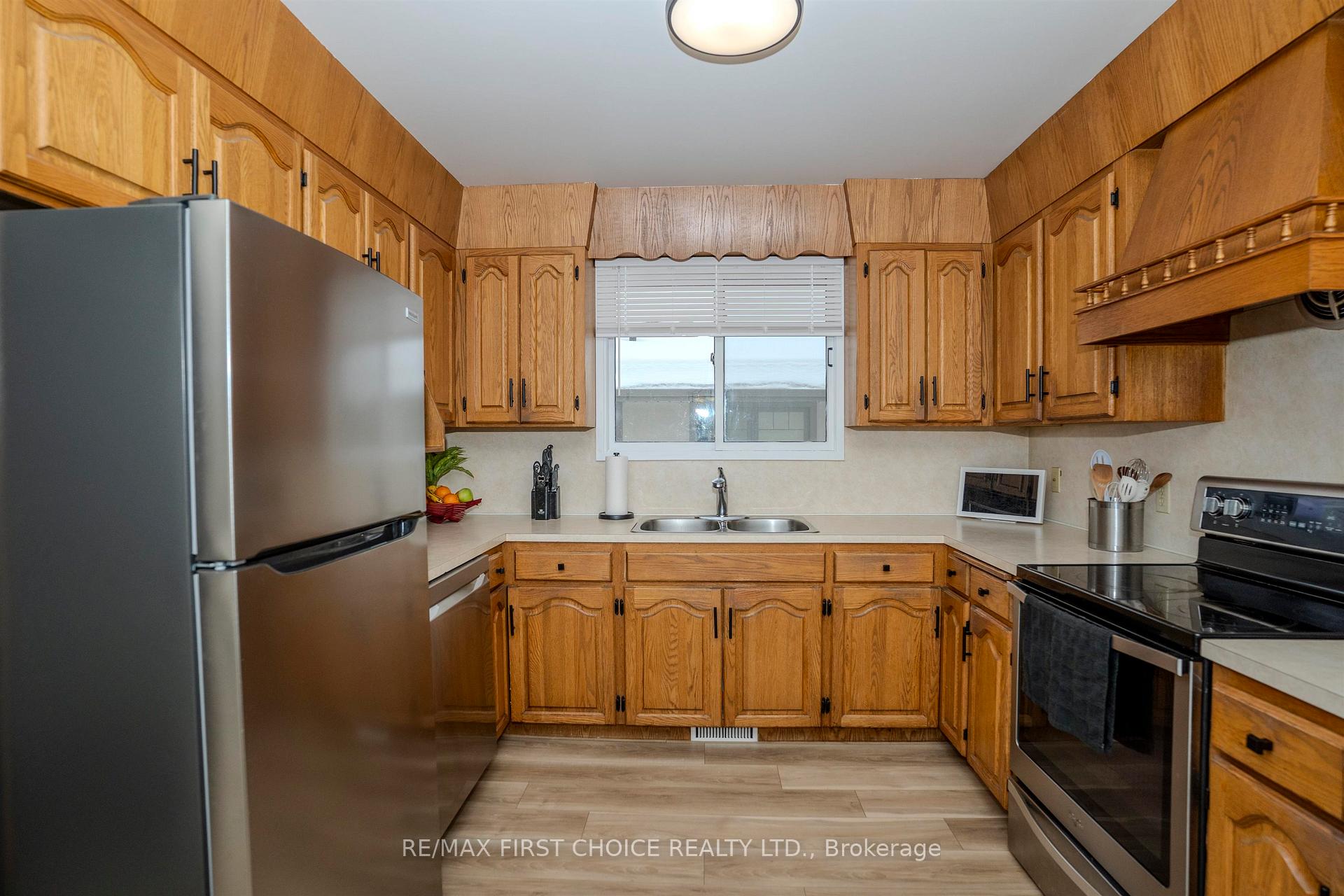 Photo 19 of 232 Downing Street, Thunder Bay, Dawson Heights — HOMEH