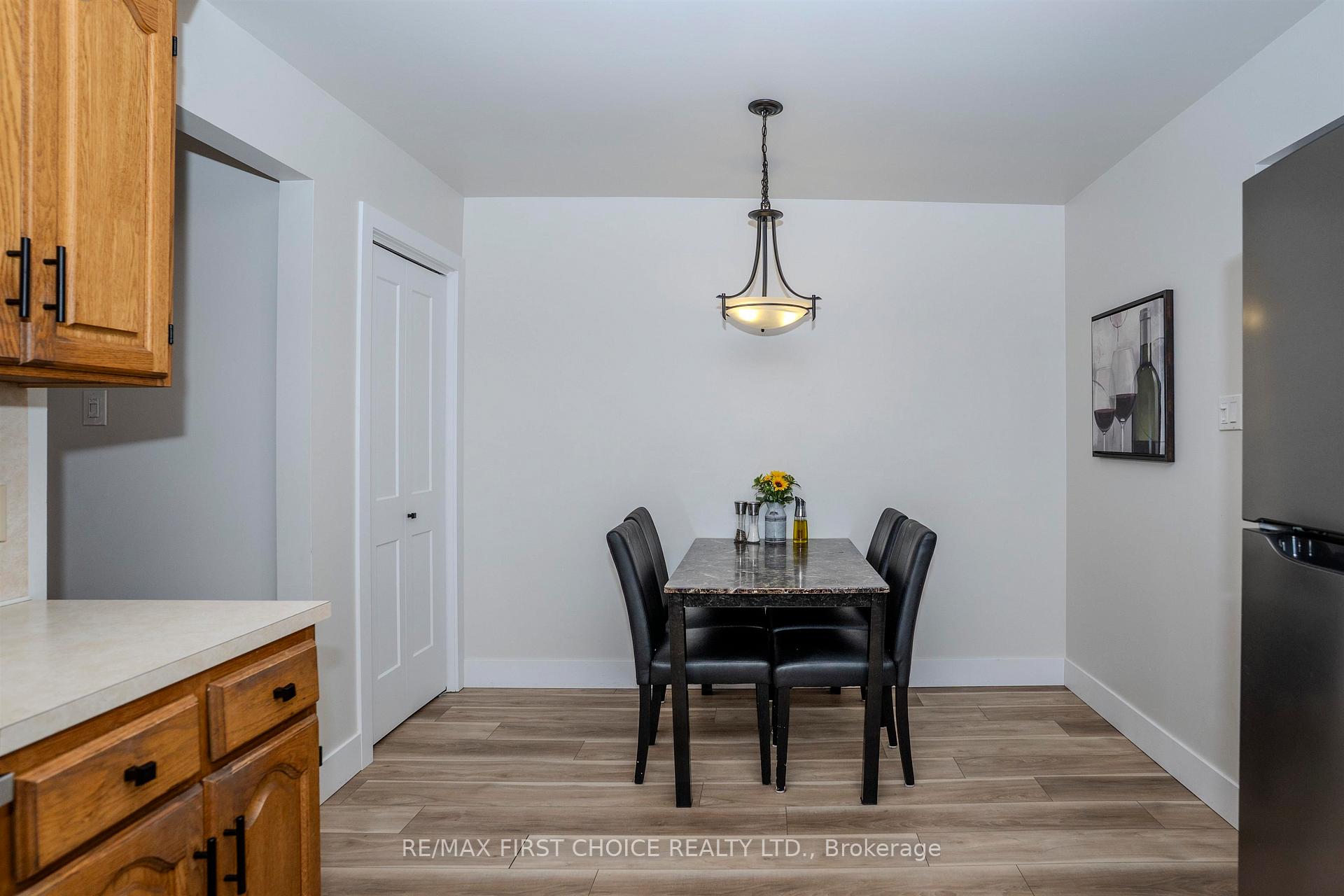 Photo 21 of 232 Downing Street, Thunder Bay, Dawson Heights — HOMEH