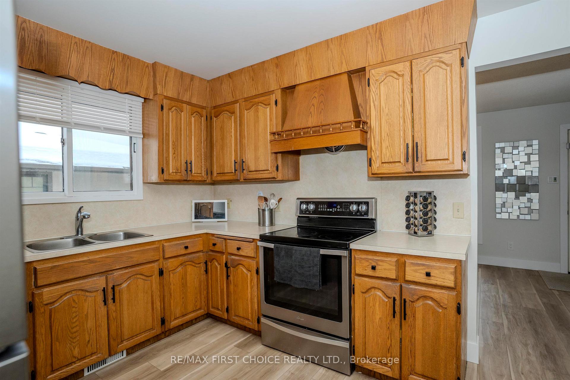 Photo 22 of 232 Downing Street, Thunder Bay, Dawson Heights — HOMEH