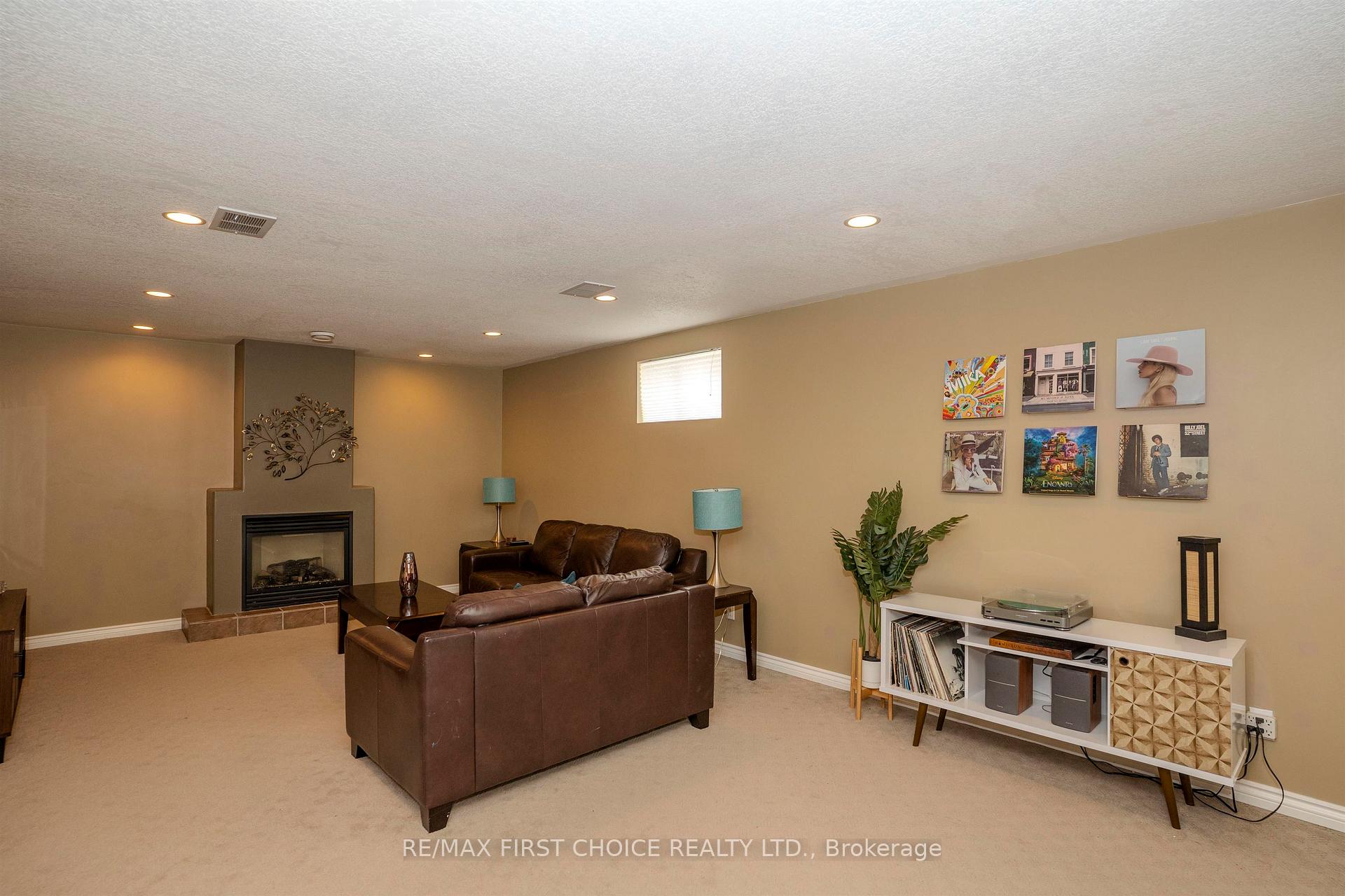 Photo 34 of 232 Downing Street, Thunder Bay, Dawson Heights — HOMEH