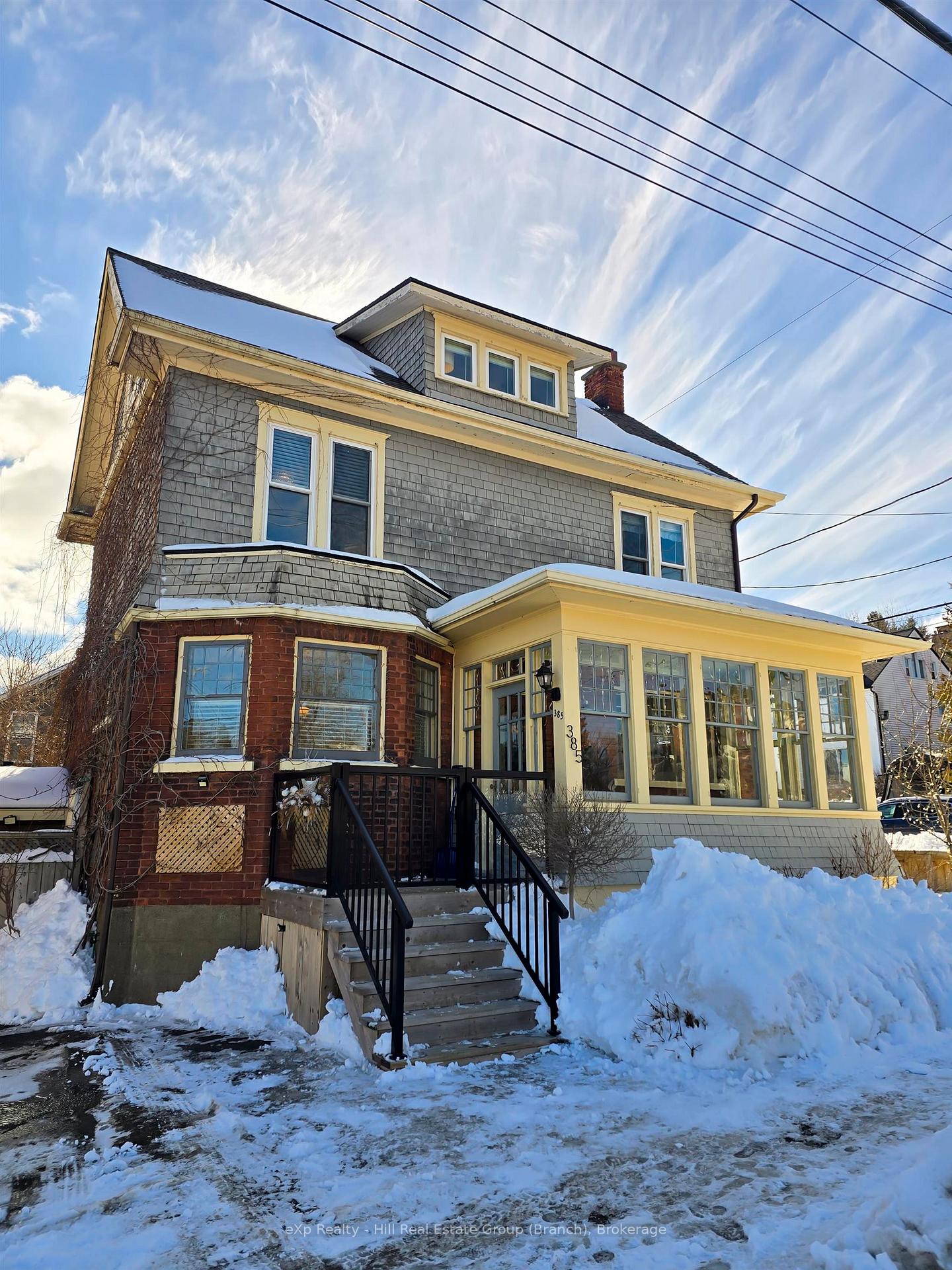 Photo 3 of 385 Van Norman Street, Thunder Bay, College Heights — HOMEH