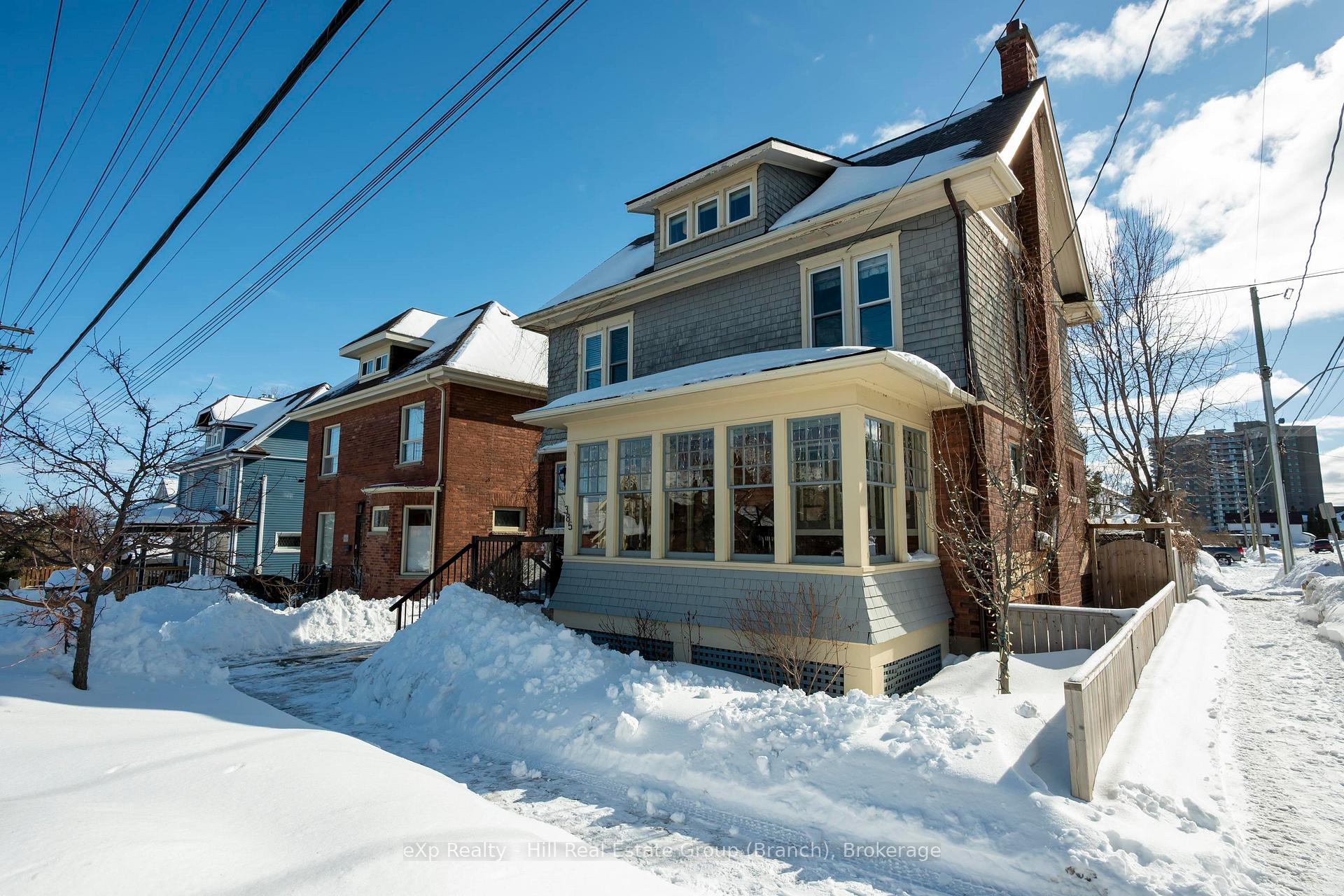 Photo 4 of 385 Van Norman Street, Thunder Bay, College Heights — HOMEH