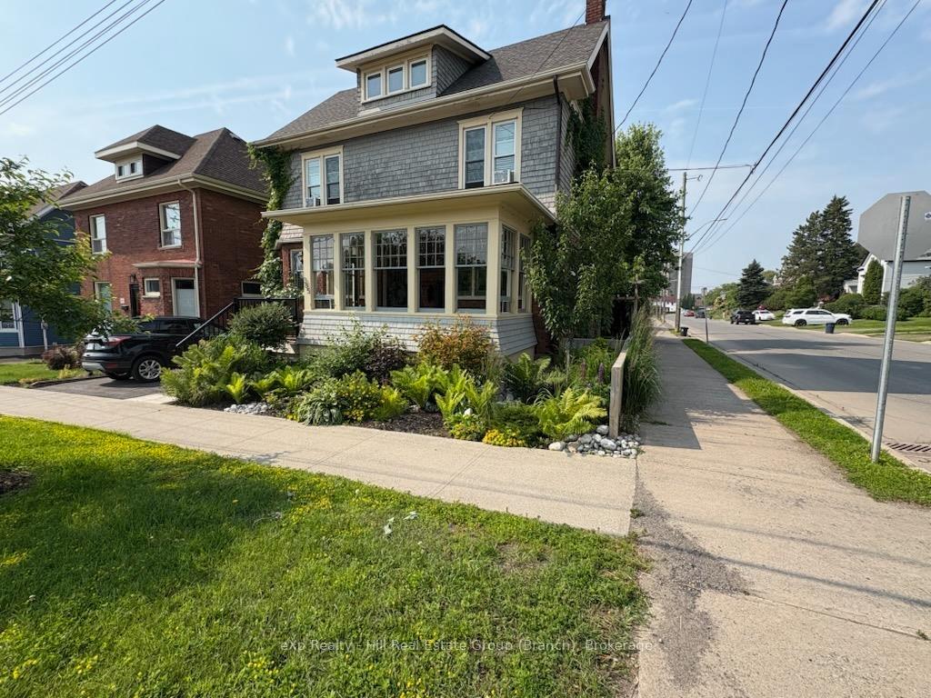 Photo 7 of 385 Van Norman Street, Thunder Bay, College Heights — HOMEH