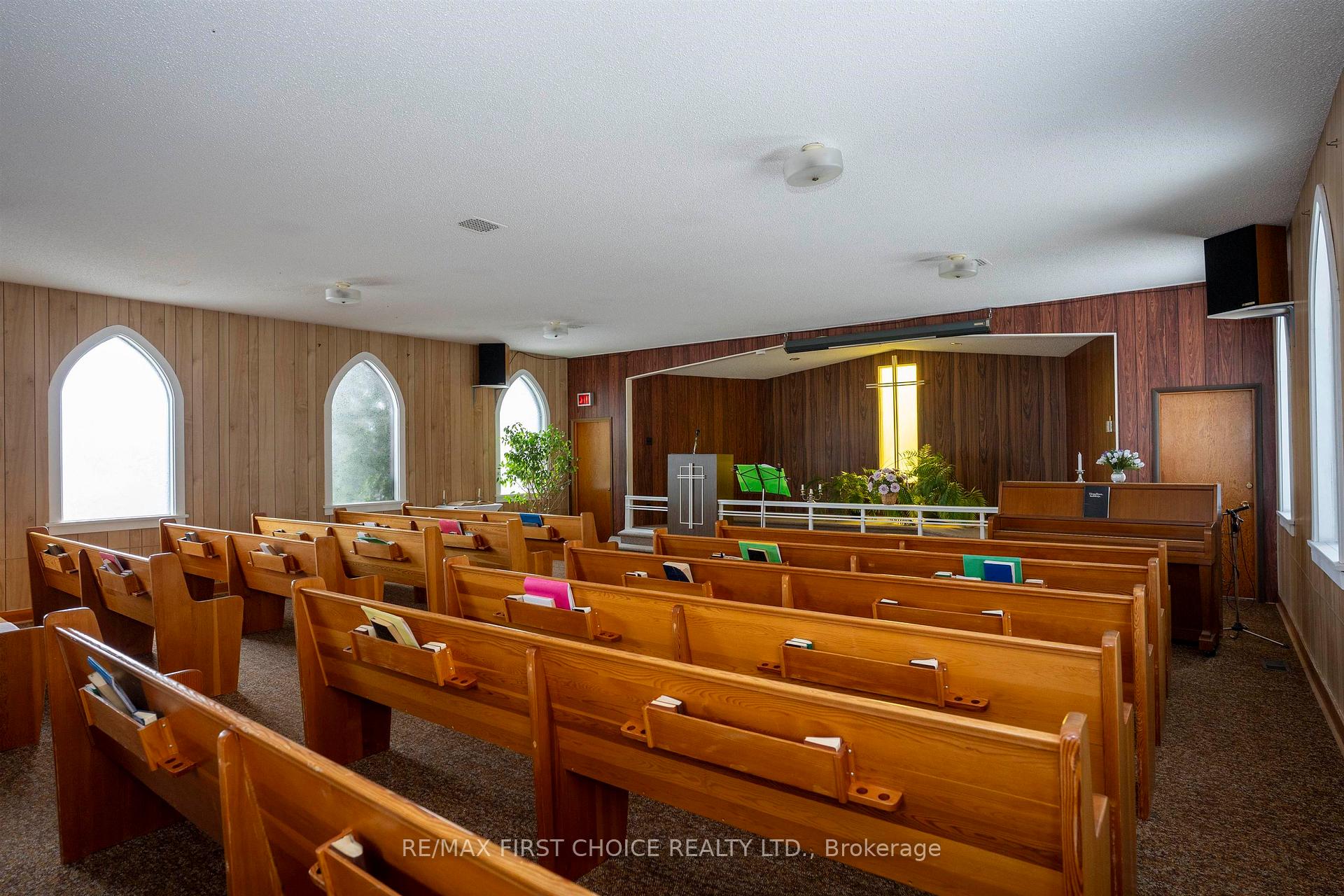 Photo 11 of 647 John Street, Thunder Bay, West End — HOMEH