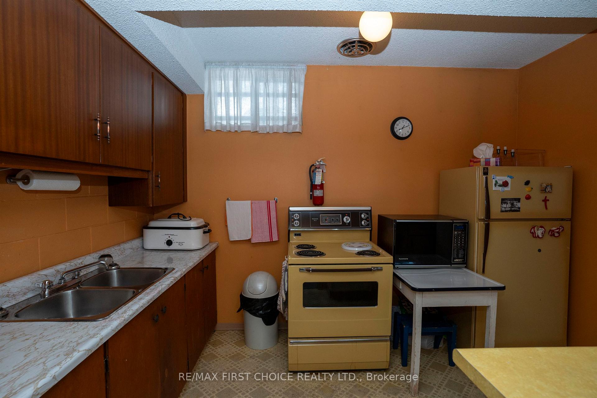 Photo 16 of 647 John Street, Thunder Bay, West End — HOMEH