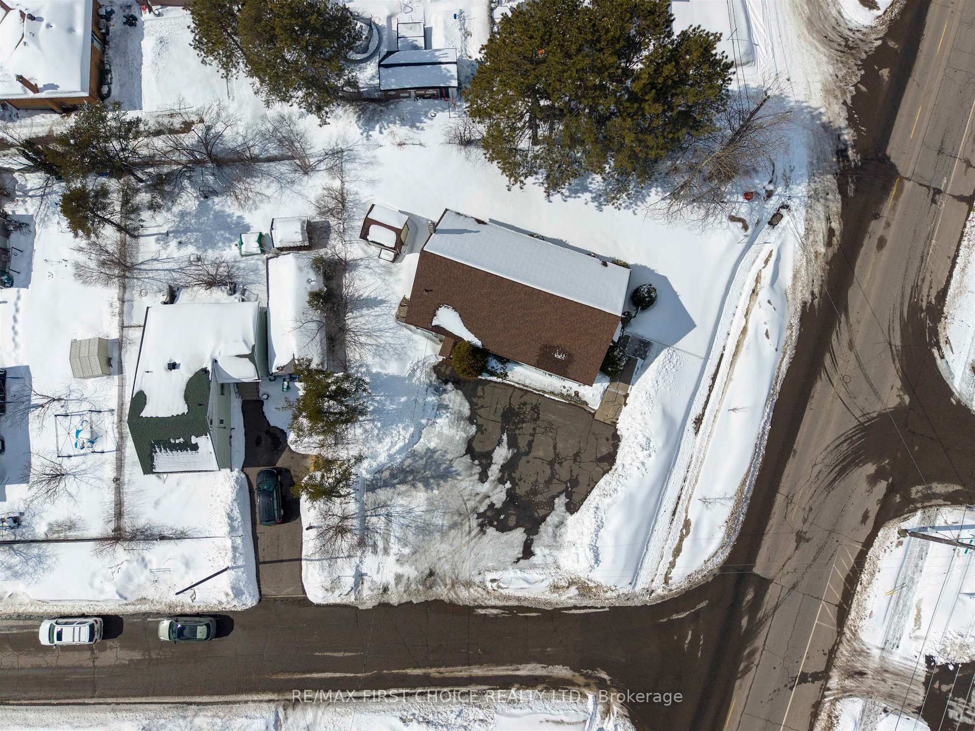 Photo 31 of 647 John Street, Thunder Bay, West End — HOMEH