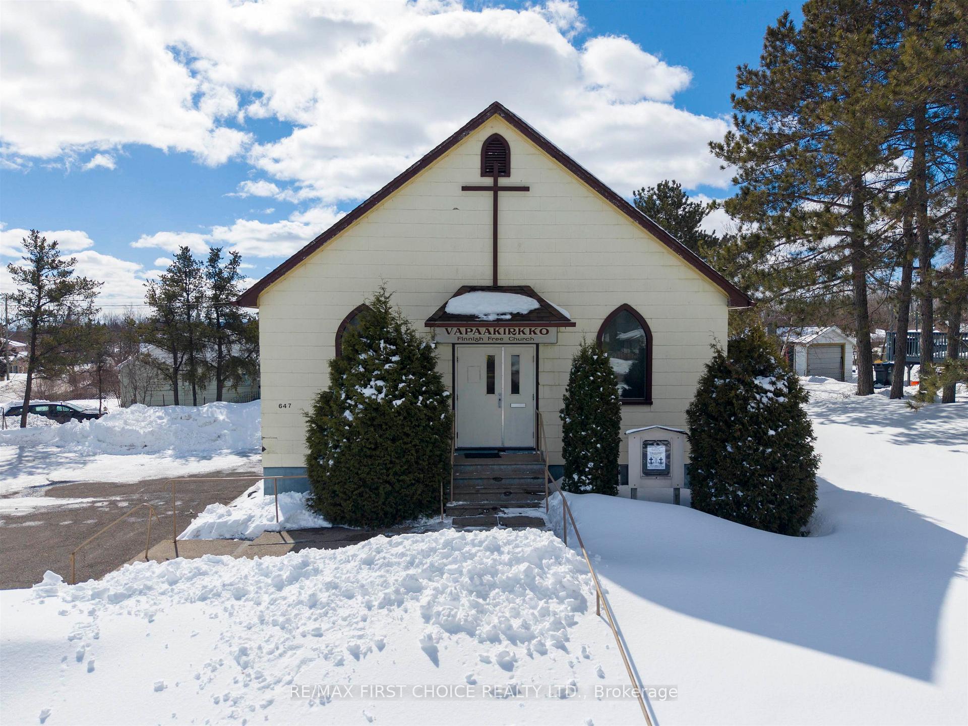 Photo 32 of 647 John Street, Thunder Bay, West End — HOMEH