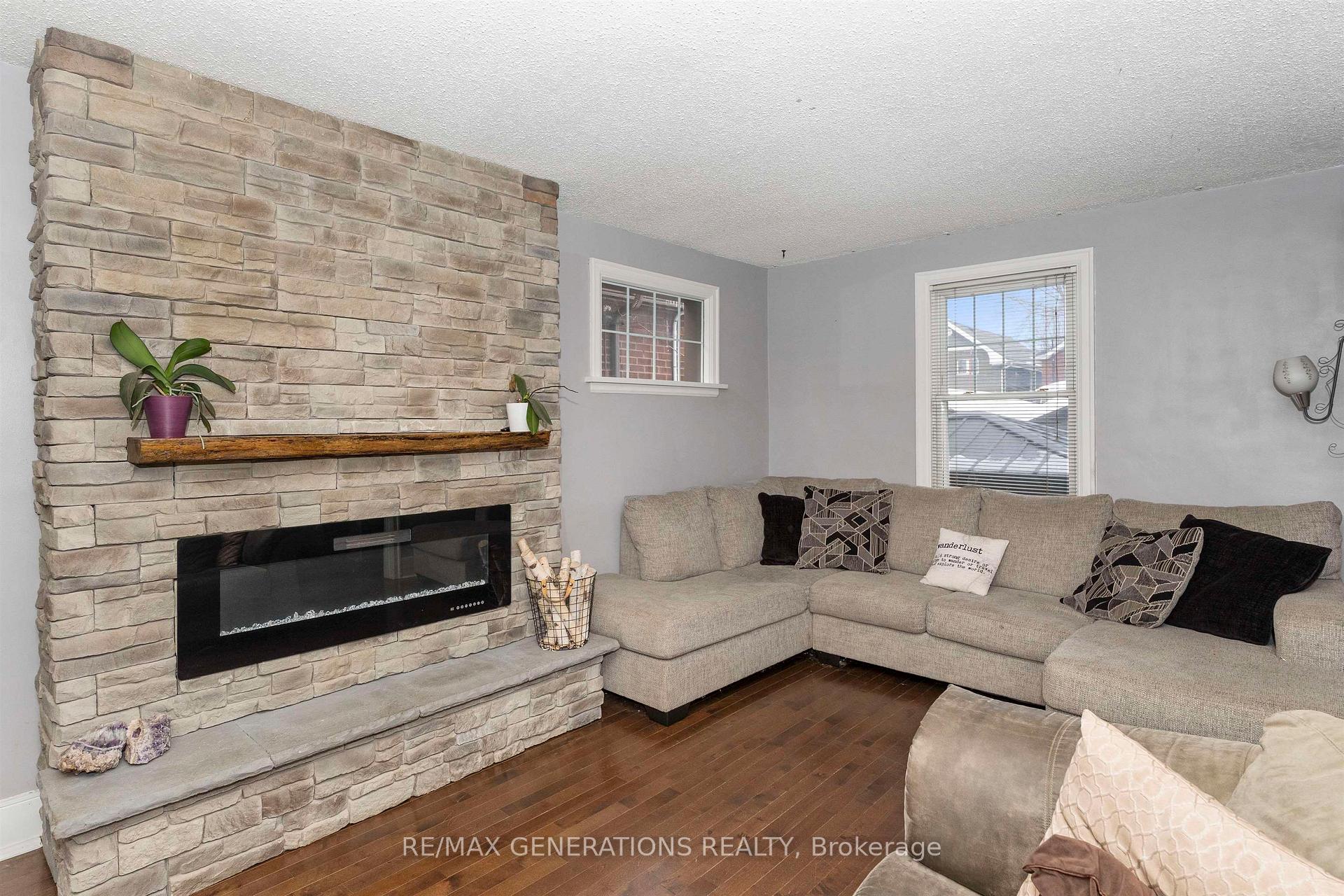 Photo 5 of 1417 Hamilton Avenue, Thunder Bay, Hyde Park — HOMEH