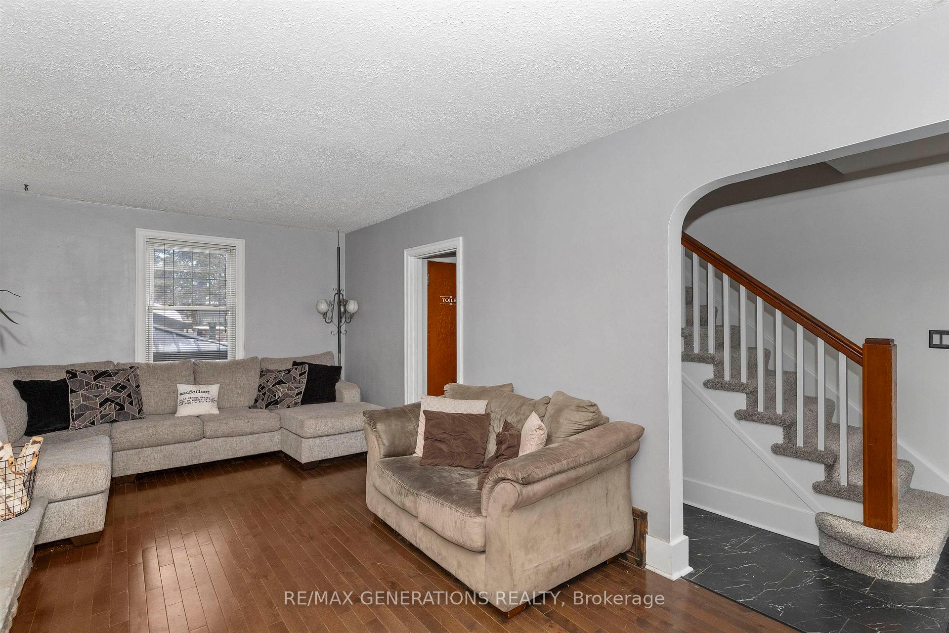 Photo 8 of 1417 Hamilton Avenue, Thunder Bay, Hyde Park — HOMEH