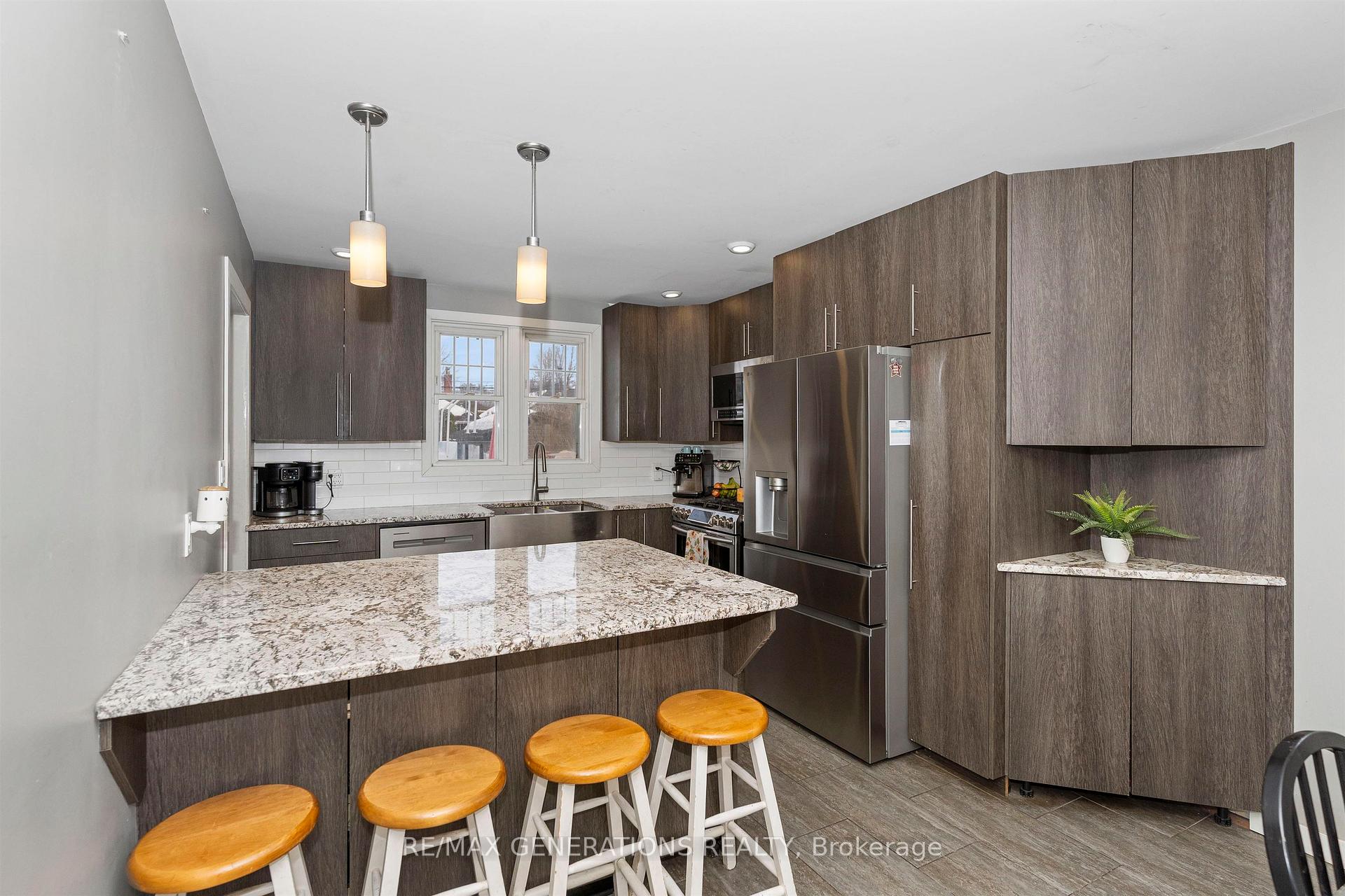 Photo 10 of 1417 Hamilton Avenue, Thunder Bay, Hyde Park — HOMEH
