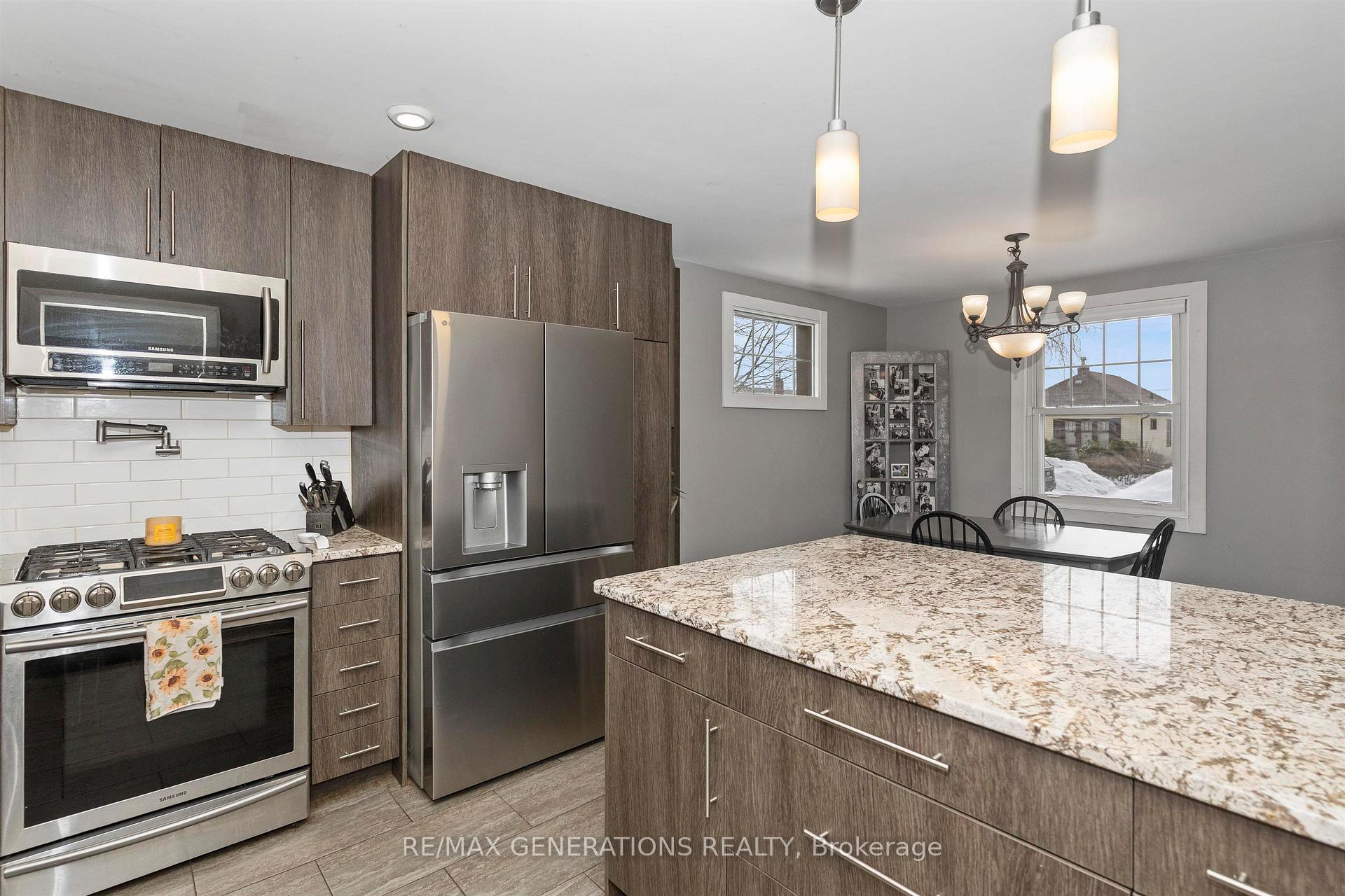 Photo 11 of 1417 Hamilton Avenue, Thunder Bay, Hyde Park — HOMEH